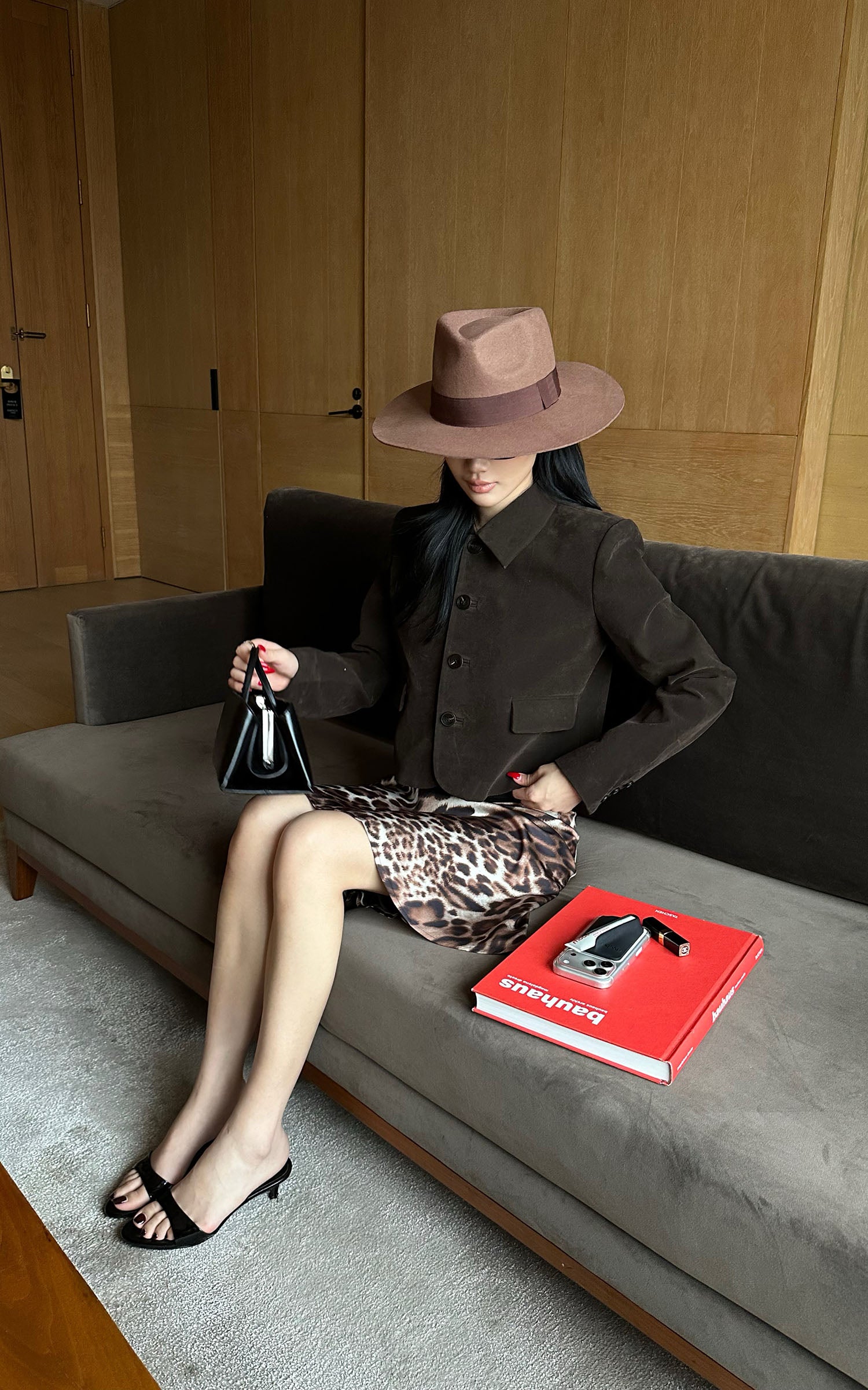 ROVENTE Cropped Single-Breasted Tailored Jacket