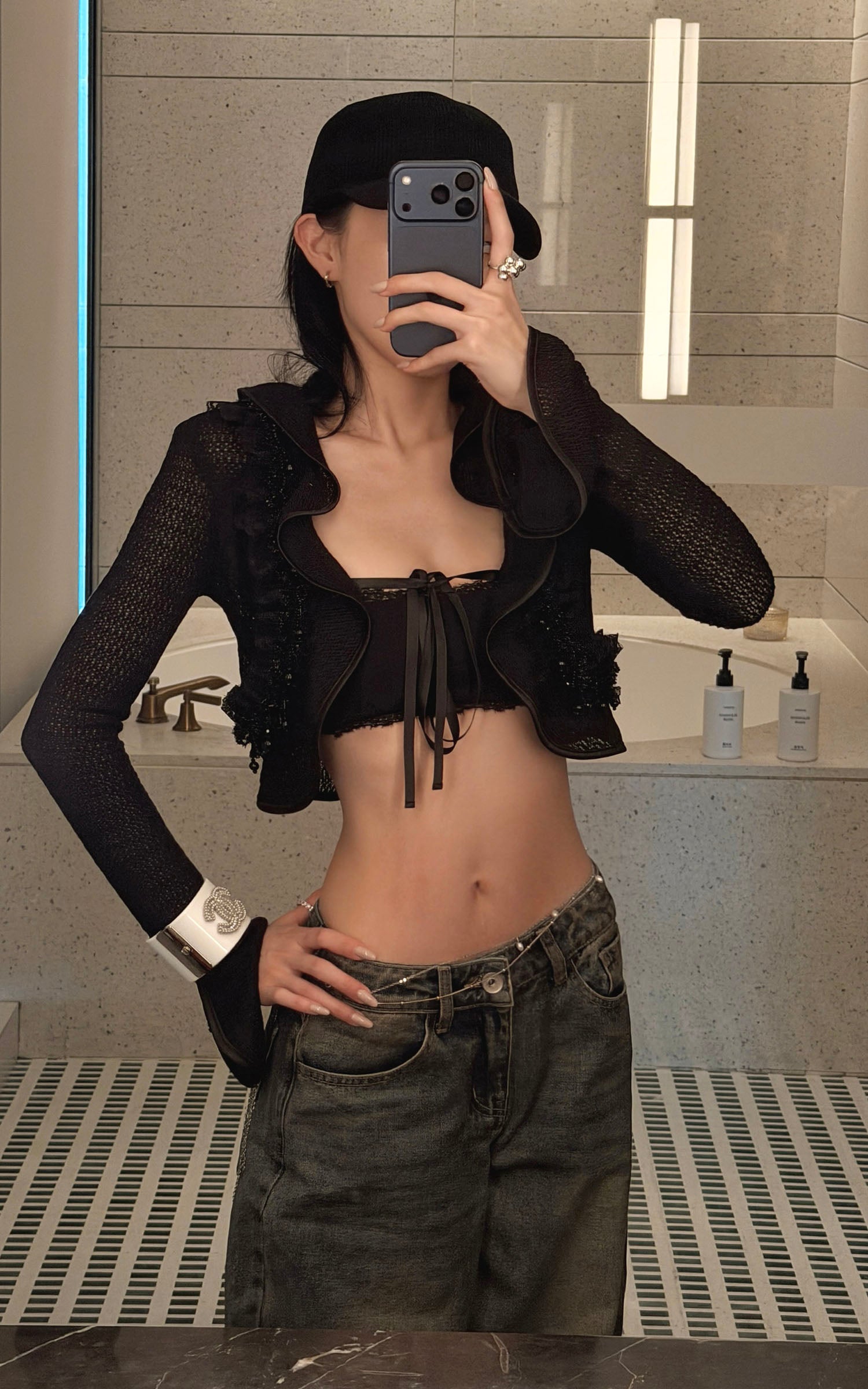 Hydrae Gilet Court en Maille à Volants