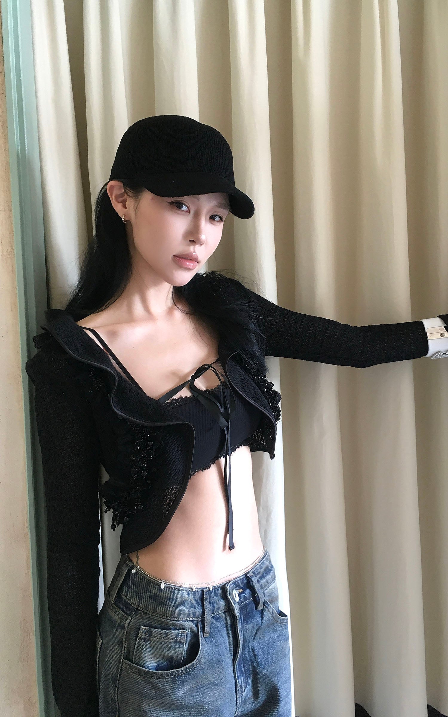 Hydrae Gilet Court en Maille à Volants