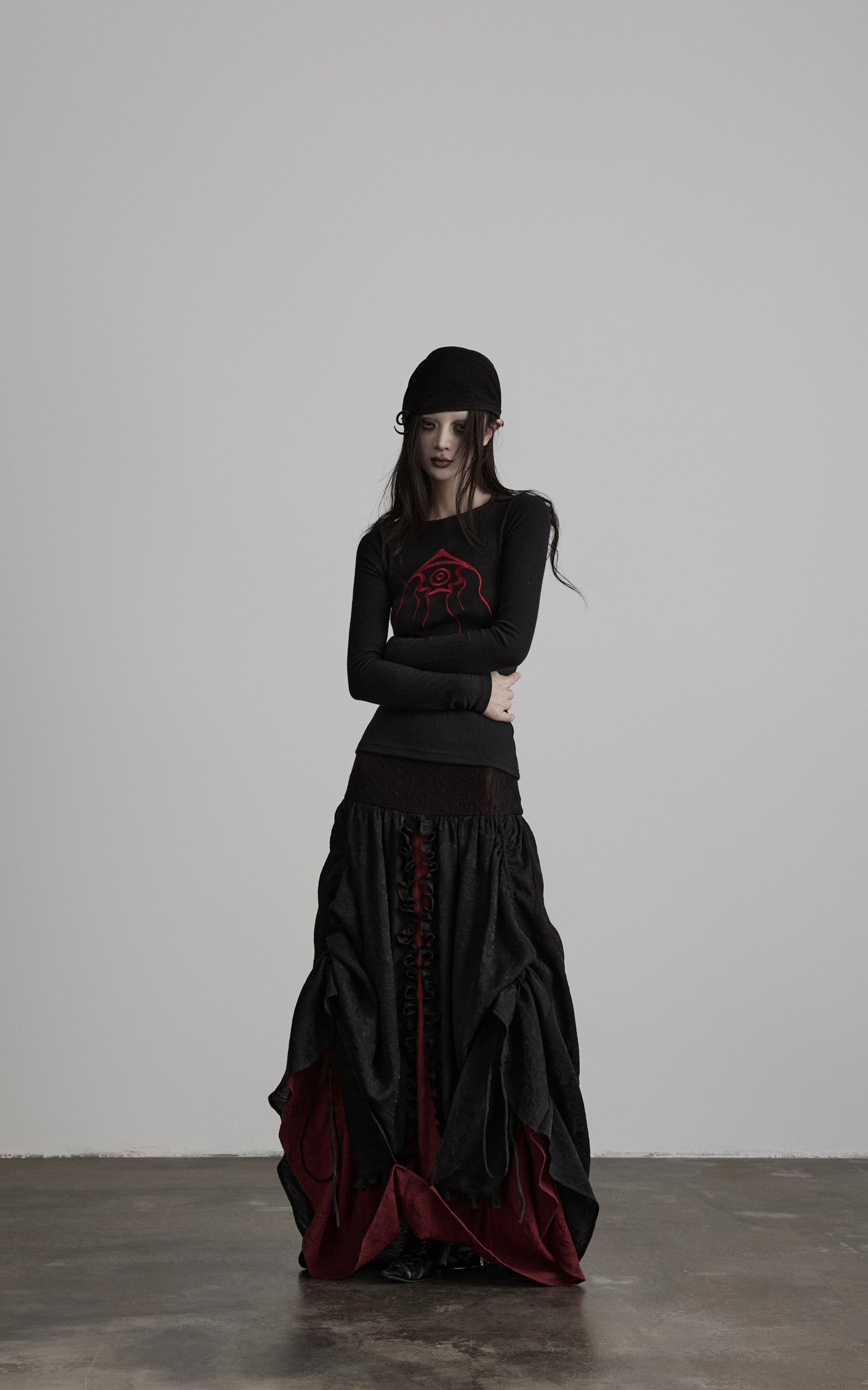 DOINDULGE Embroidered Eye Graphic Ribbed Long Sleeve T-Shirt