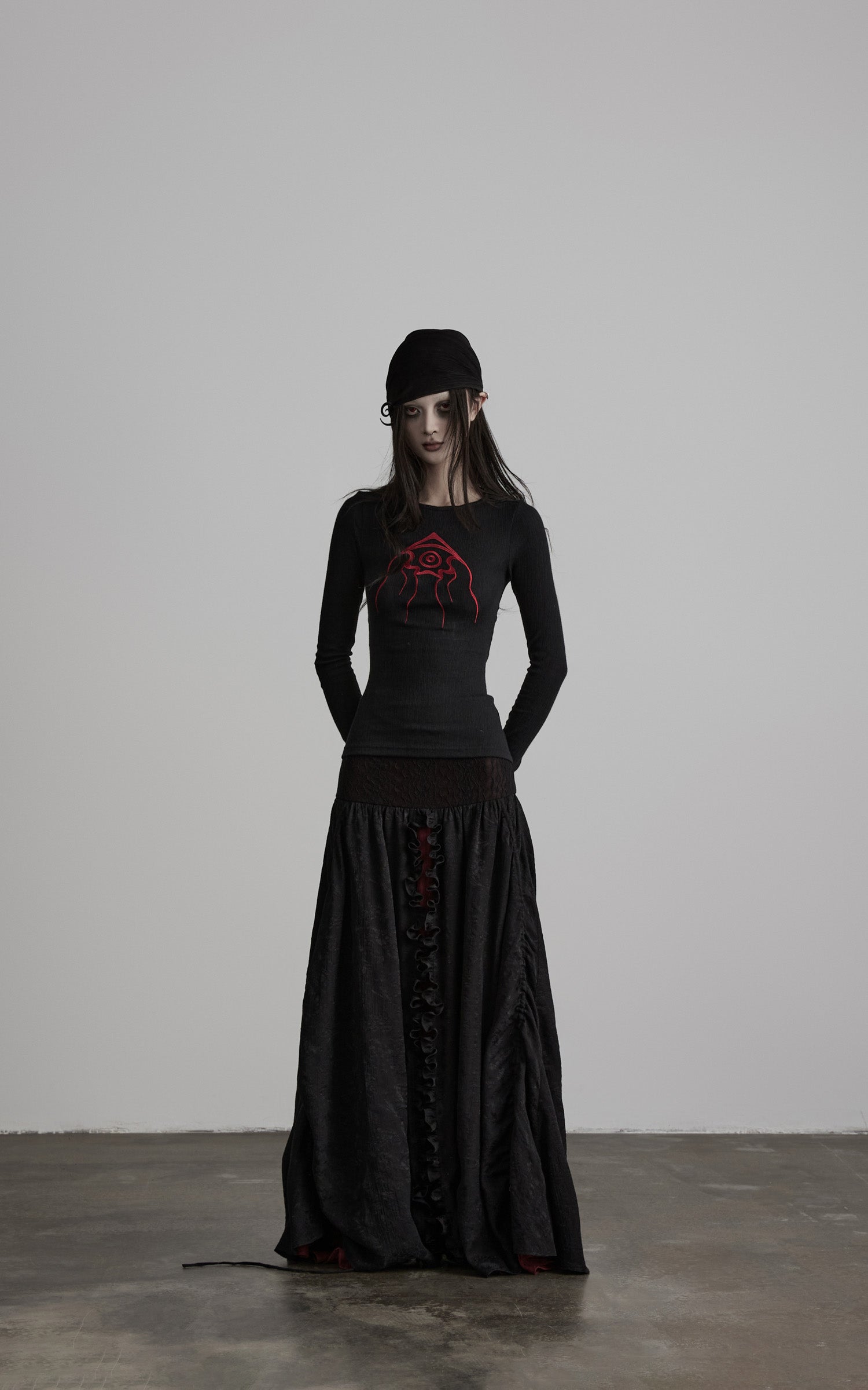 DOINDULGE Embroidered Eye Graphic Ribbed Long Sleeve T-Shirt