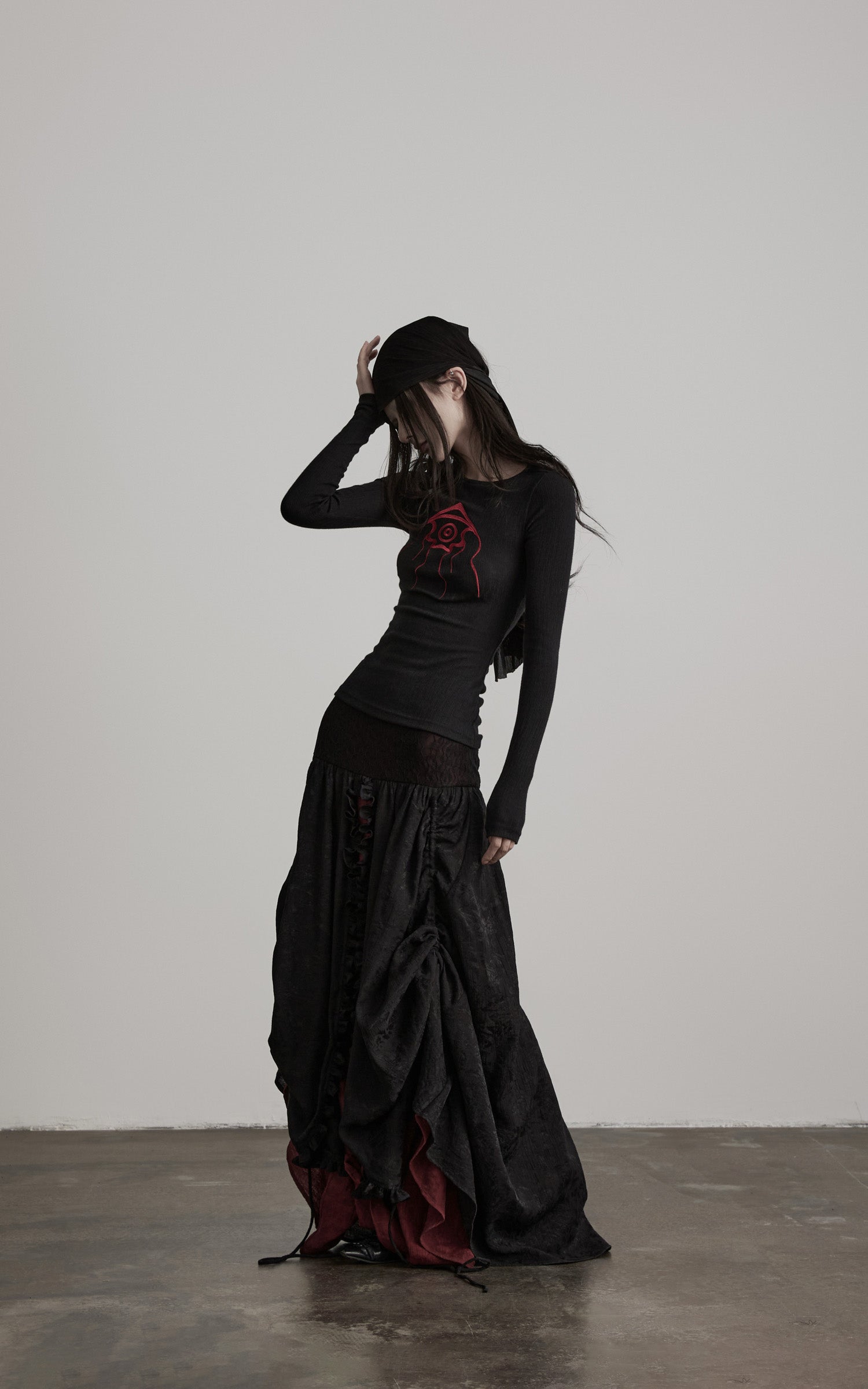 DOINDULGE Embroidered Eye Graphic Ribbed Long Sleeve T-Shirt