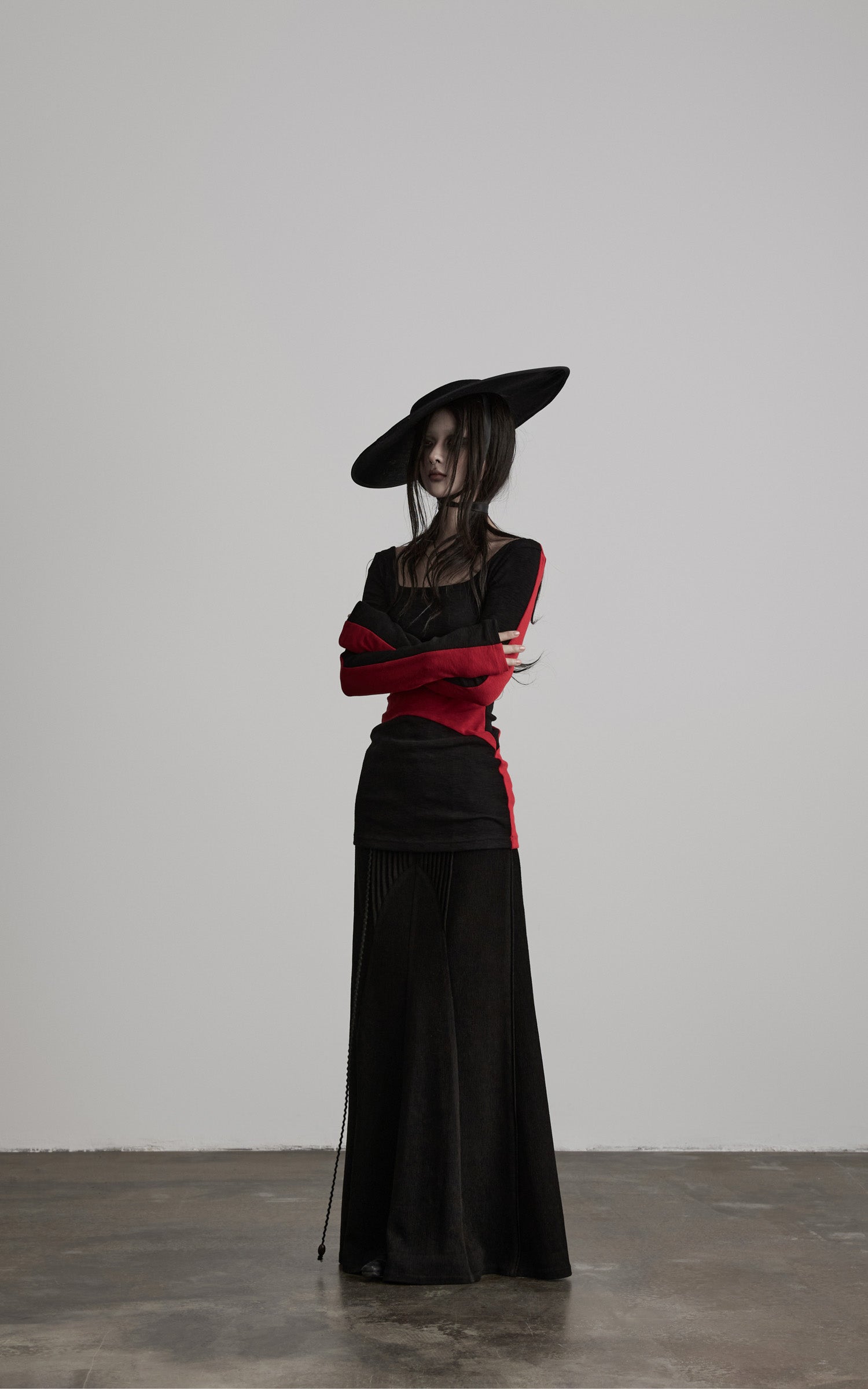 DOINDULGE Sculpted Contrast Panel Long Sleeve T-Shirt