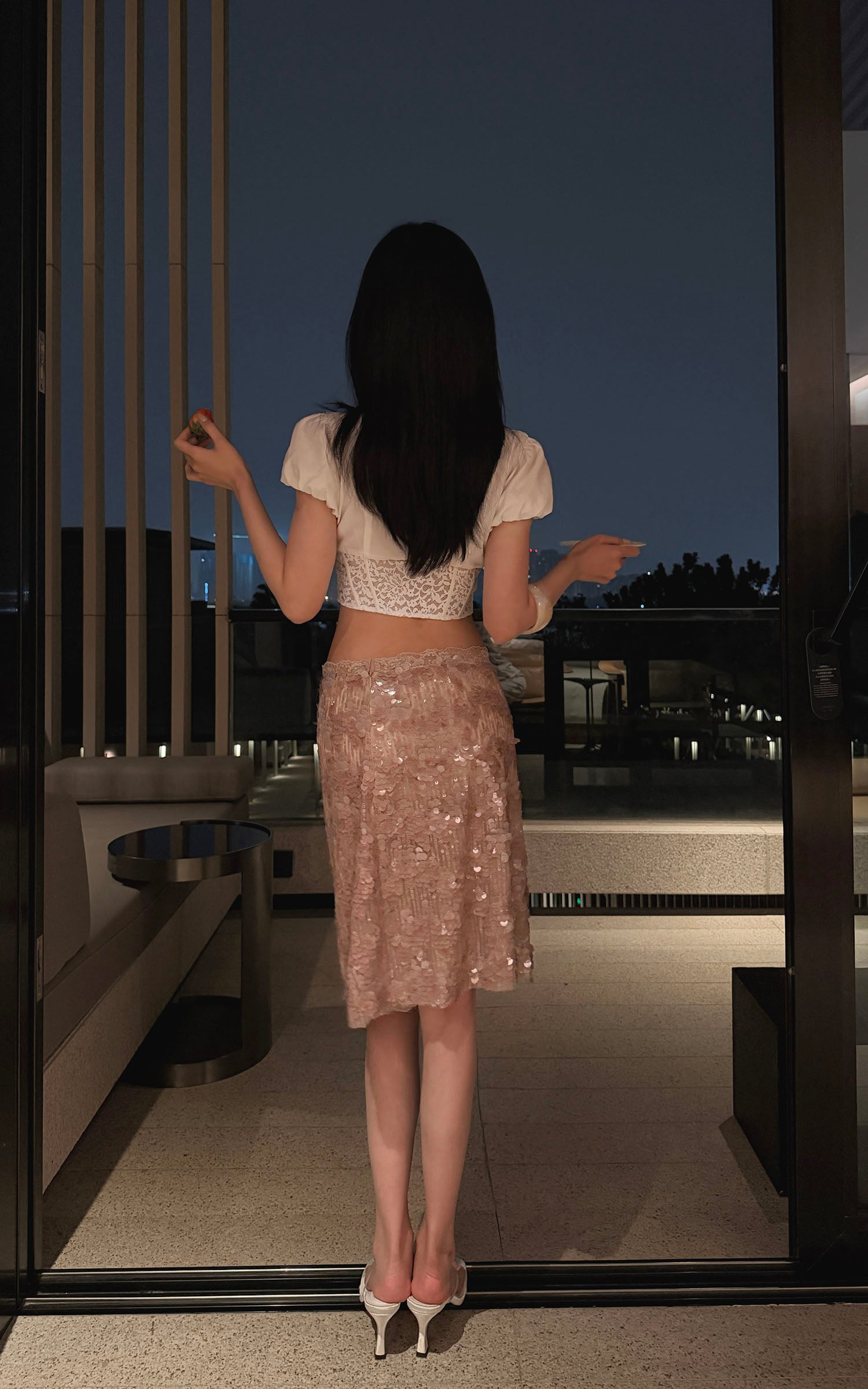 Hydrae スパンコール装飾のミディスカート