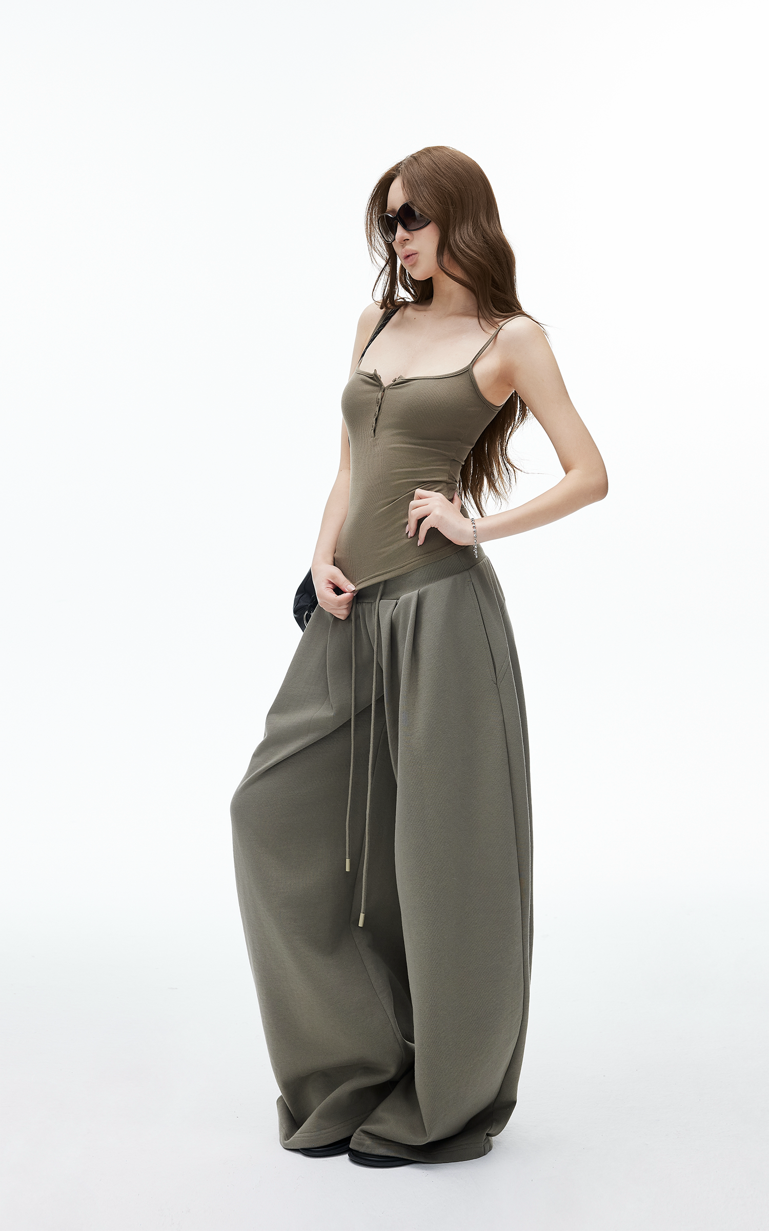 IAMXIAA Ribbed Button Fitted Camisole Top