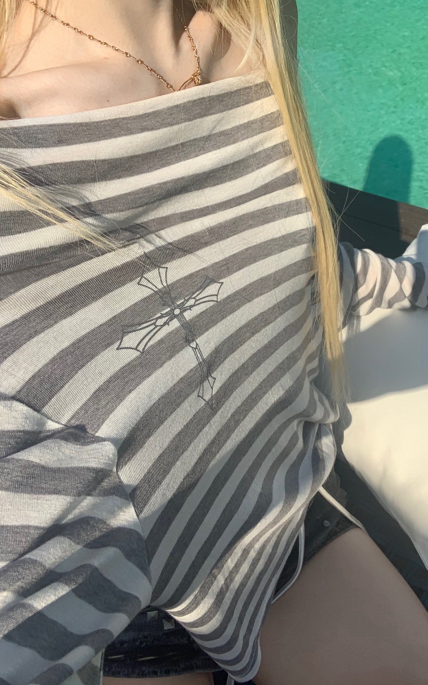 Rase le sol Asymmetric Striped Off-Shoulder Long Sleeve Top