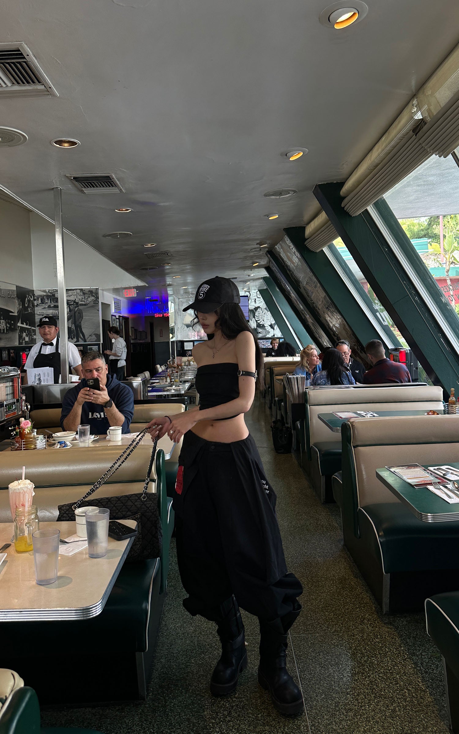 WARDEN EDGE Minimal Strapless Tube Top