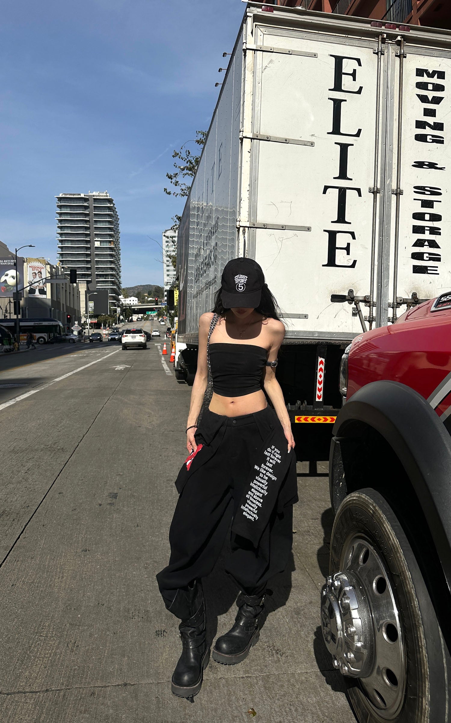 WARDEN EDGE Minimal Strapless Tube Top