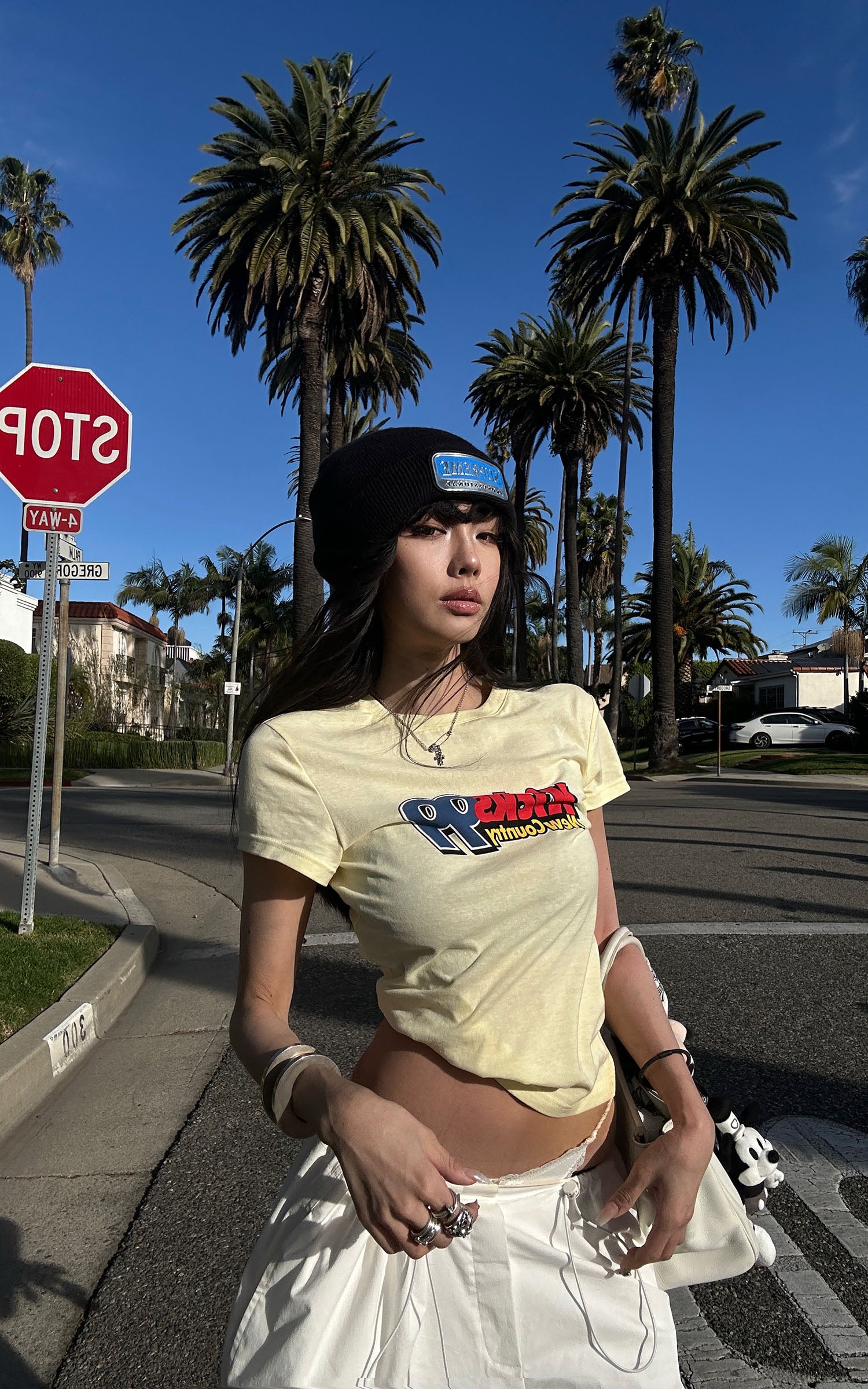 WARDEN EDGE Essential Cropped Graphic T-Shirt