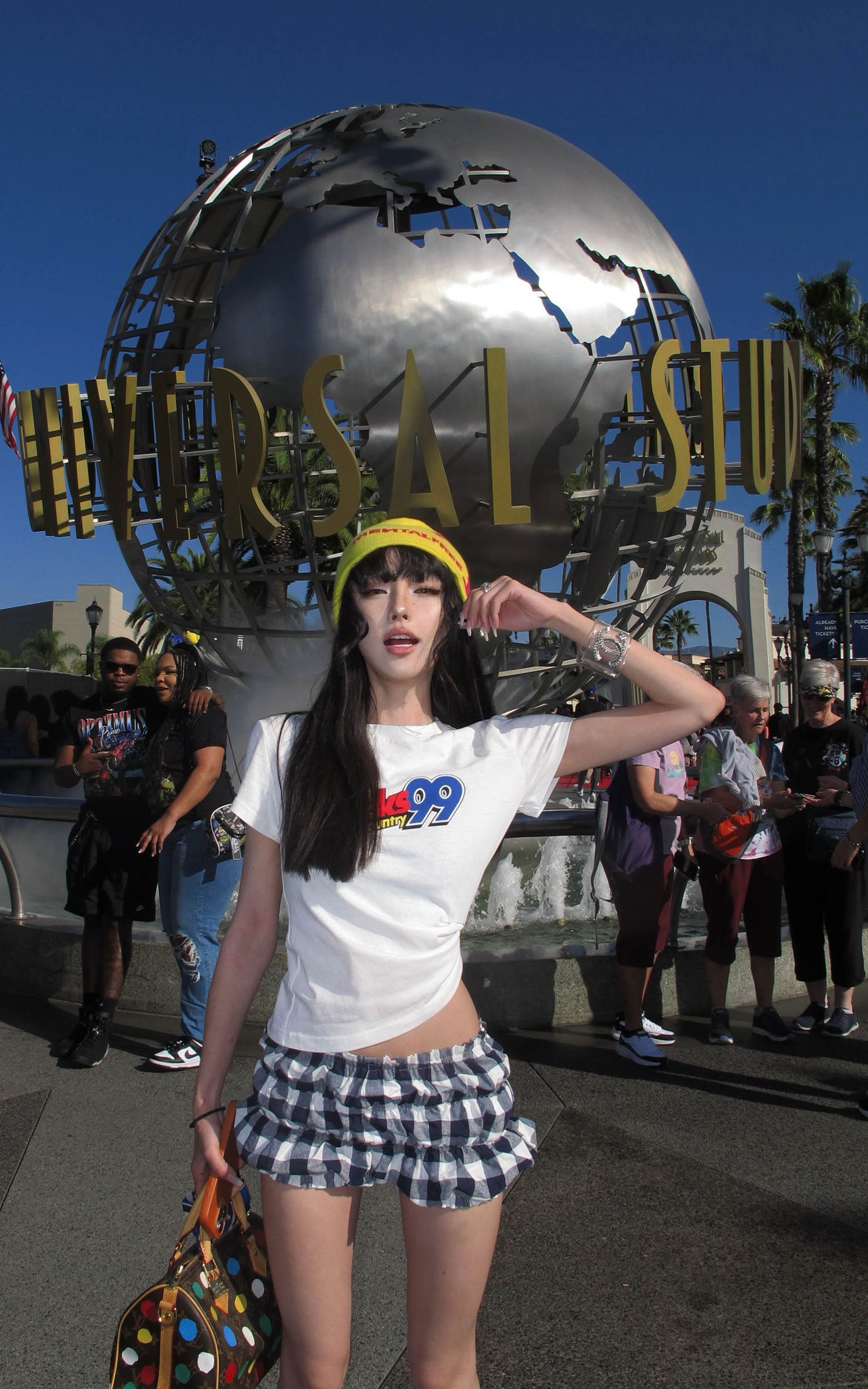 WARDEN EDGE Essential Cropped Graphic T-Shirt