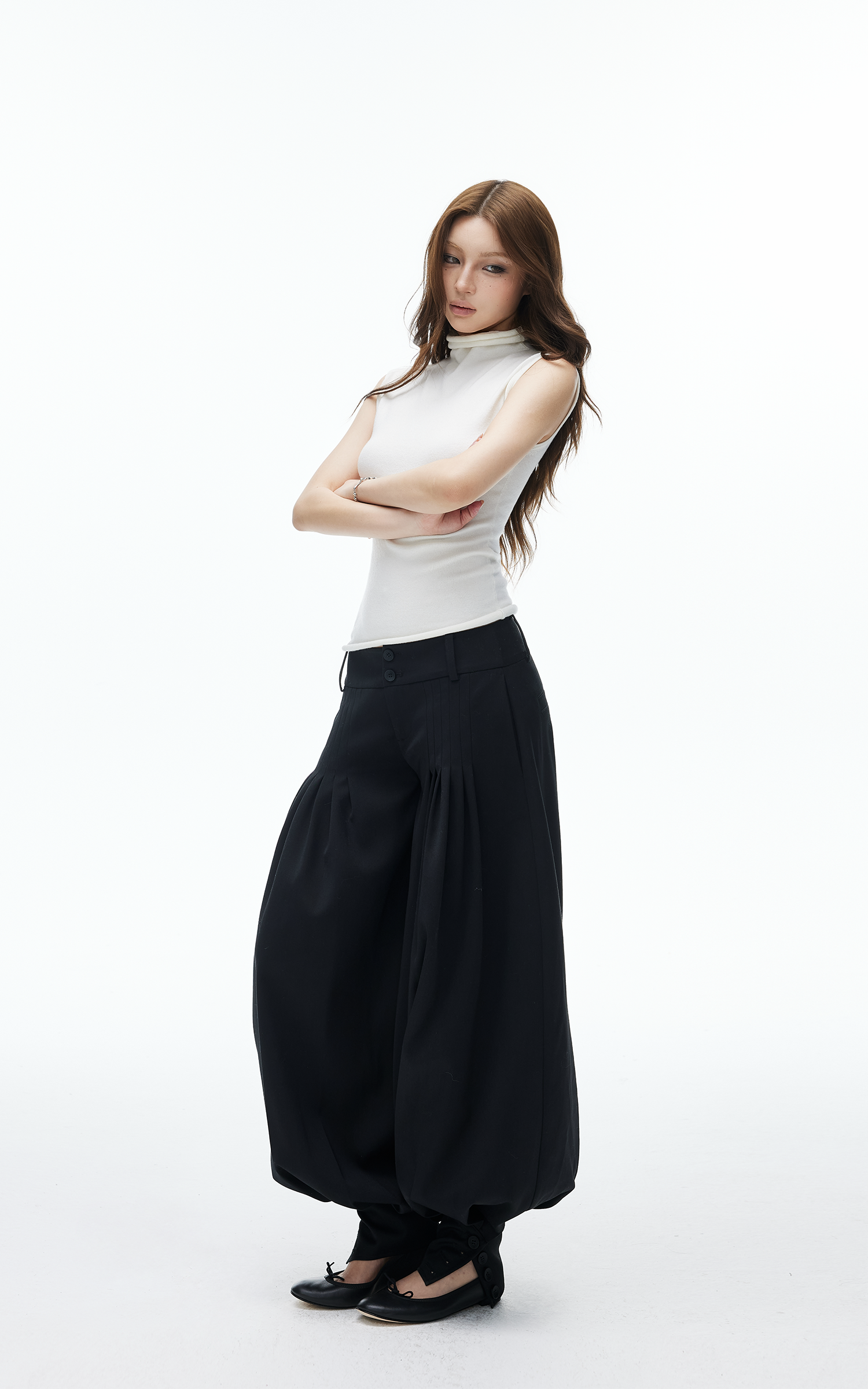 IAMXIAA High Neck Fitted Sleeveless Top