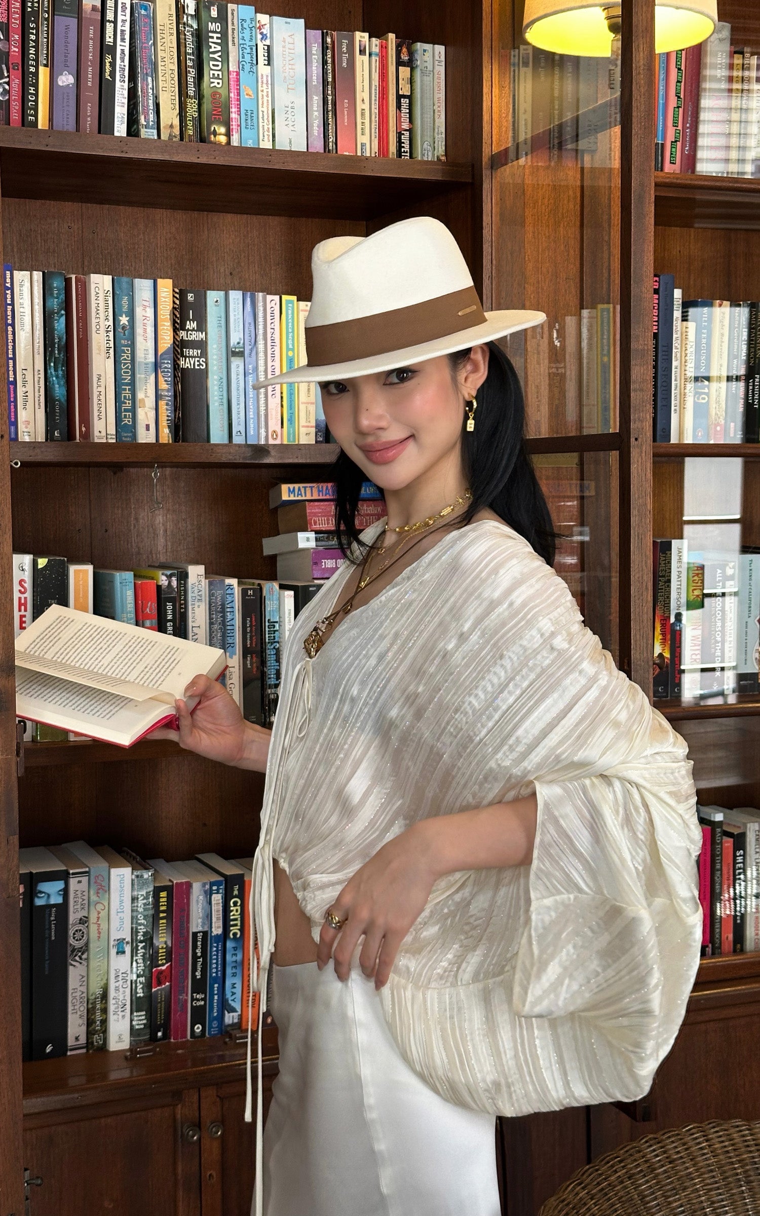 ROVENTE 플리츠 스트라이프 드레이프 타이 프론트 탑