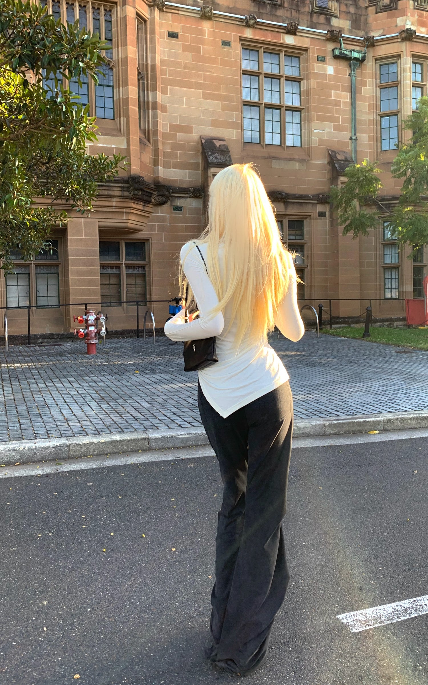 Rase le sol ドレープフレアパンツ アシンメトリックテールヘム ローライズスリムフィット ダークフルイドパンツ