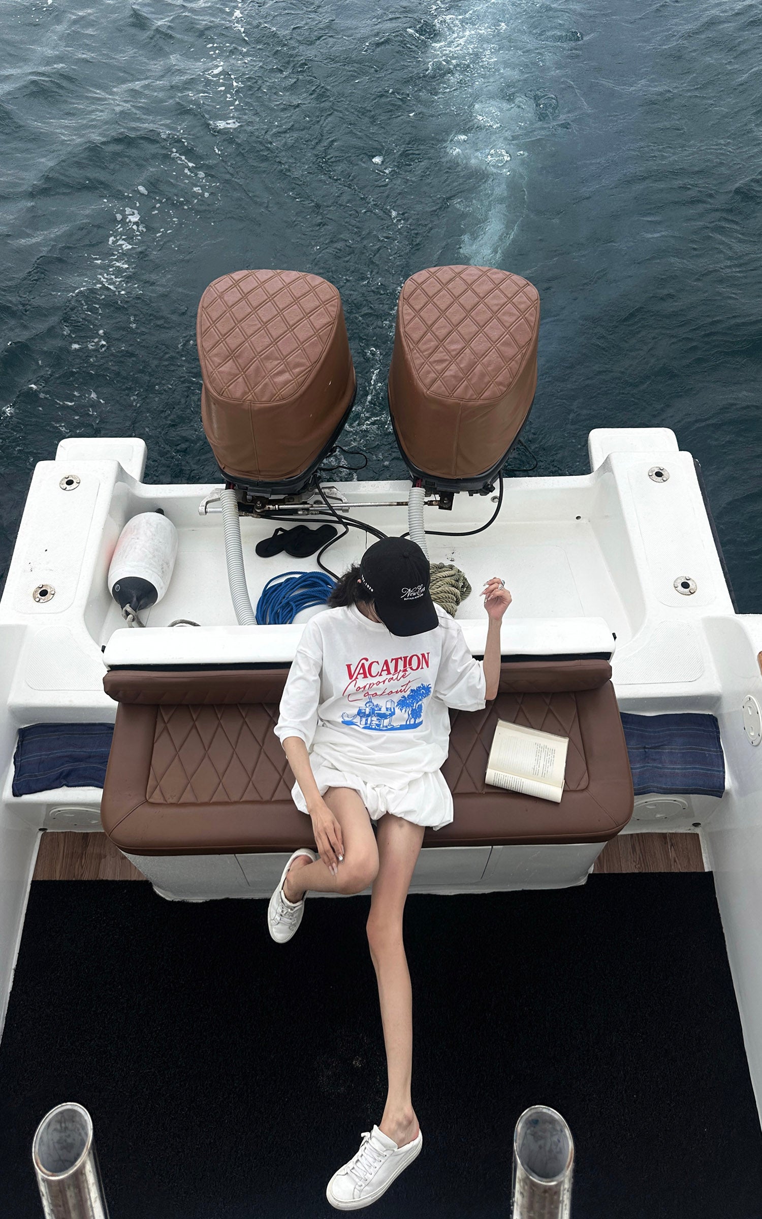 WARDEN EDGE Vacation Graphic Oversized T-Shirt