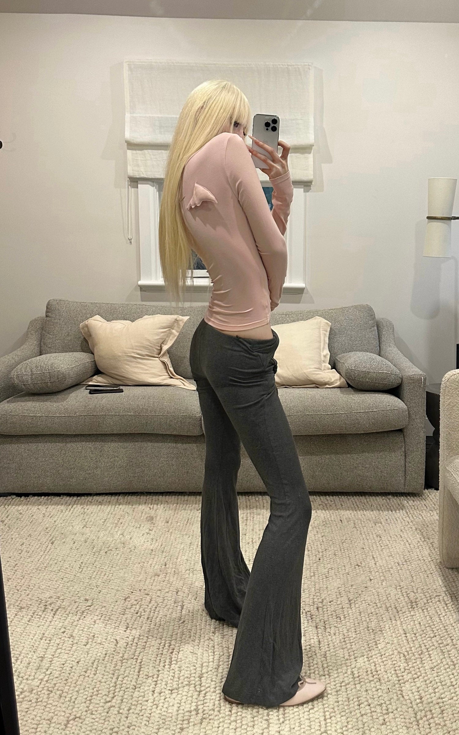 Rase le sol 조각된 박쥐 날개 디테일 슬림핏 긴팔 티셔츠