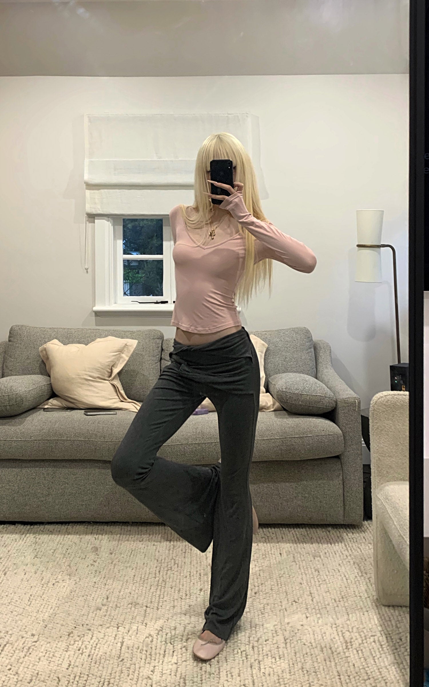 Rase le sol 조각된 박쥐 날개 디테일 슬림핏 긴팔 티셔츠