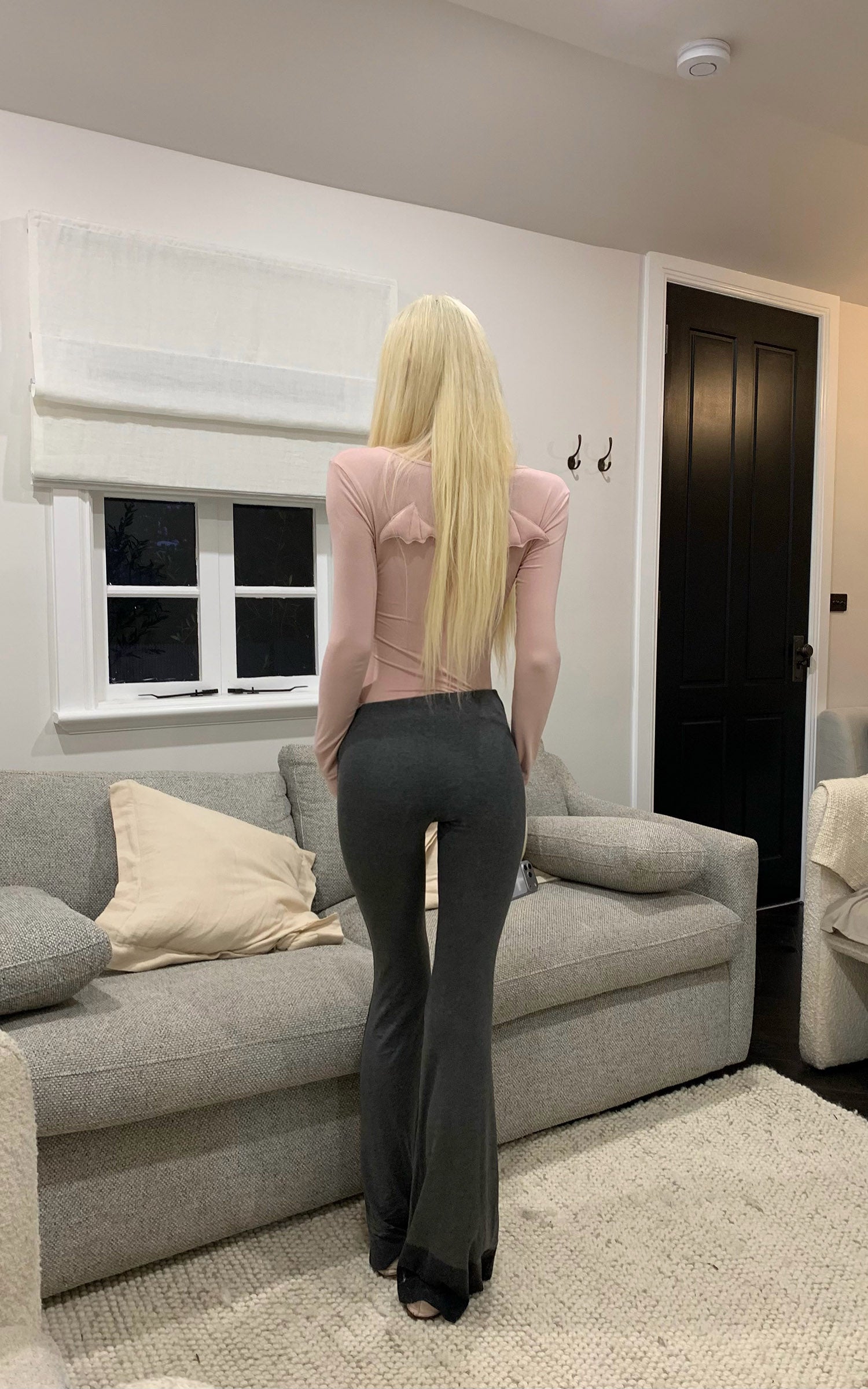 Rase le sol 조각된 박쥐 날개 디테일 슬림핏 긴팔 티셔츠