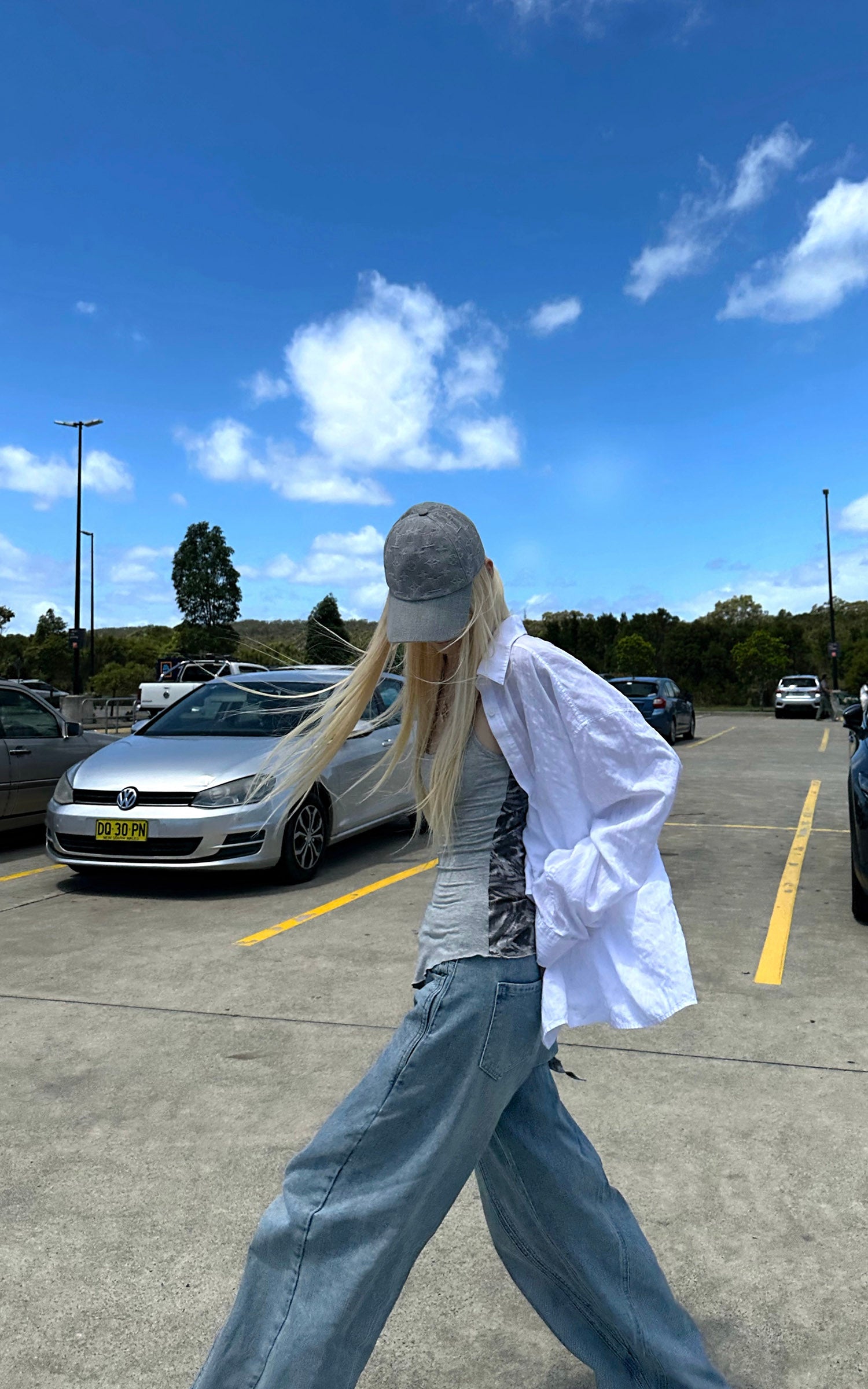 Rase le sol Jean large en denim à panneaux délavés