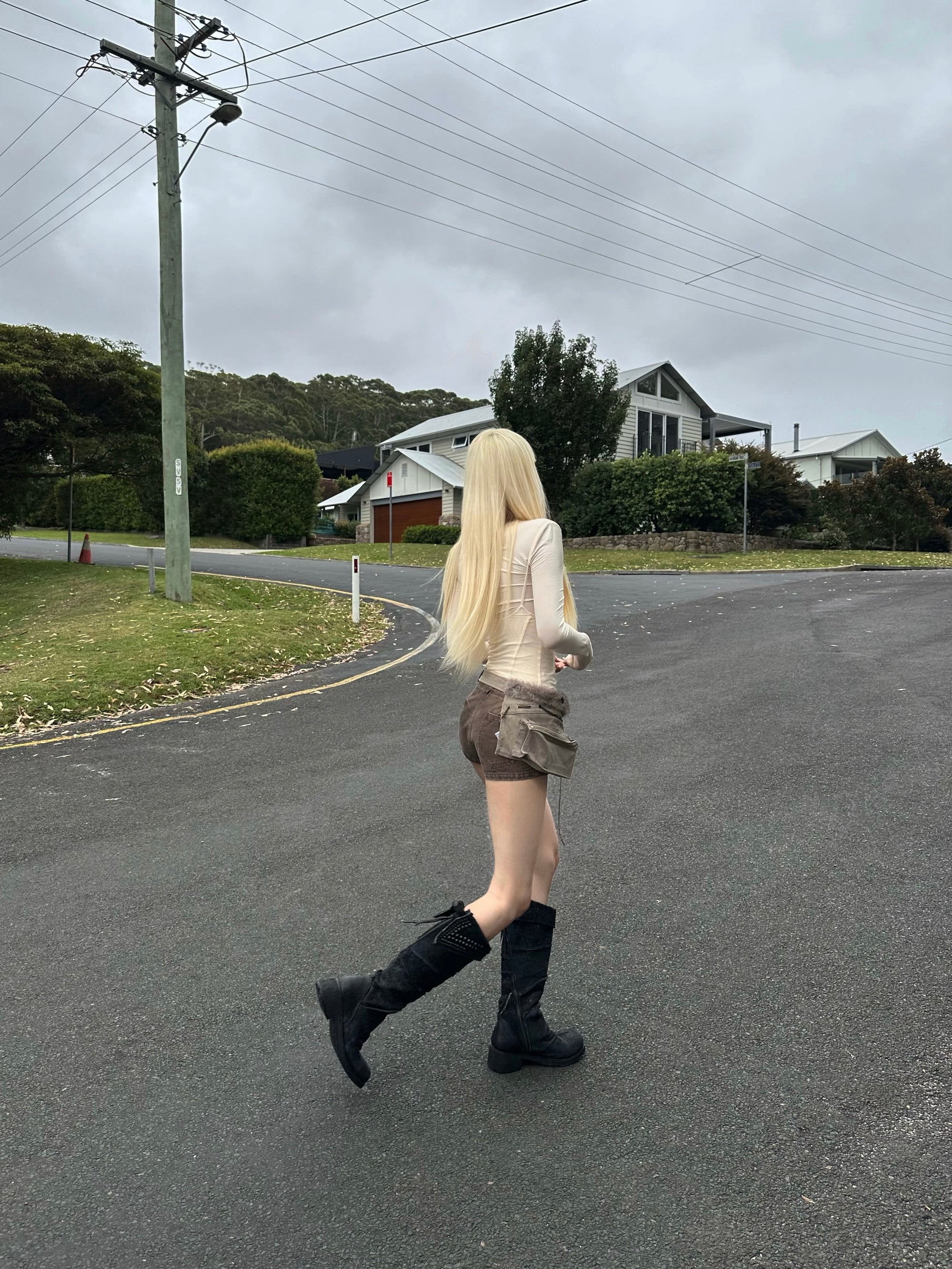 Rase le sol Distressed Chain Waist Utility Harness Layered Low-Rise Shorts Set