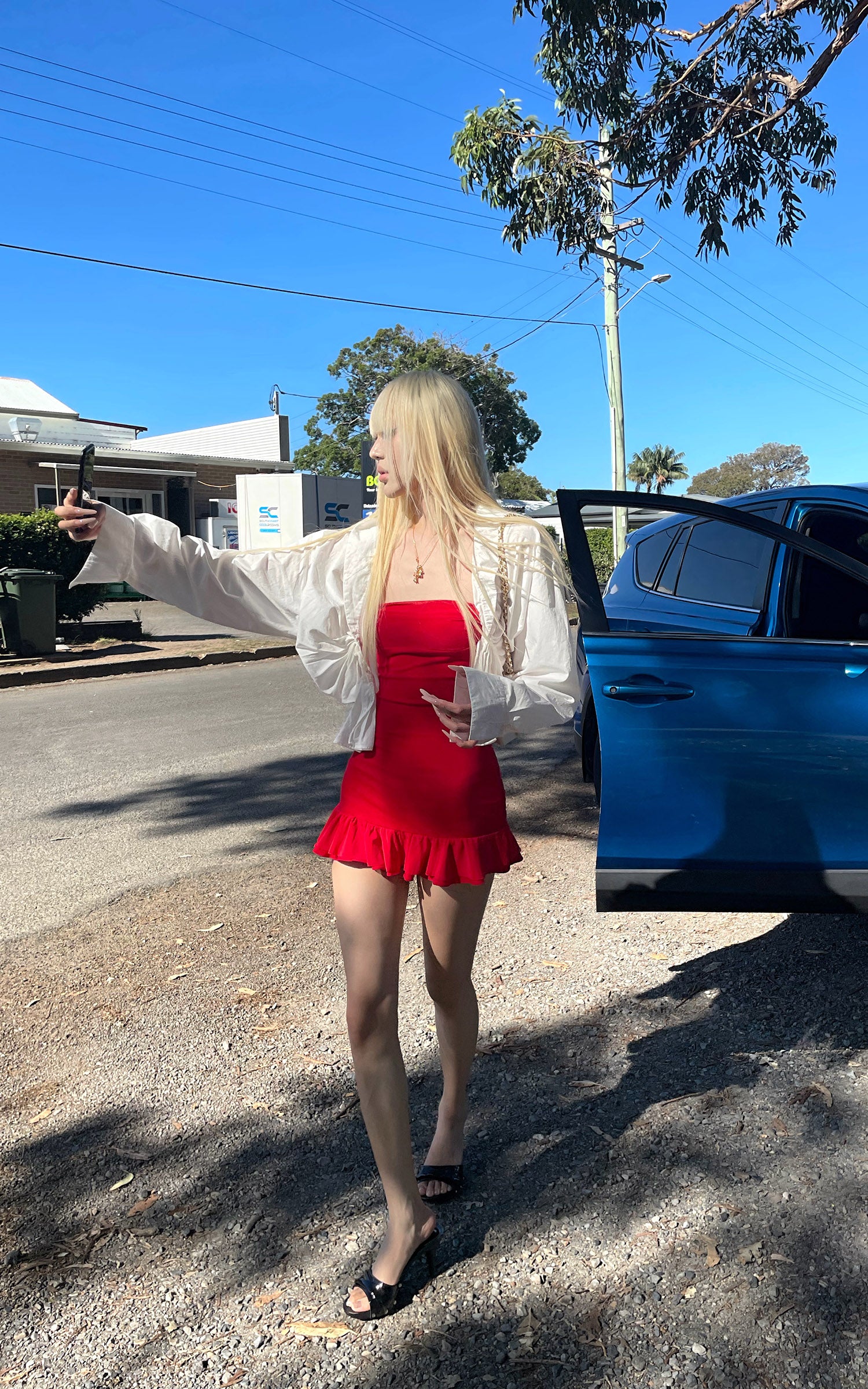 Rase le sol Ruched Spaghetti Strap Mini Dress with Soft Ruffle Hem