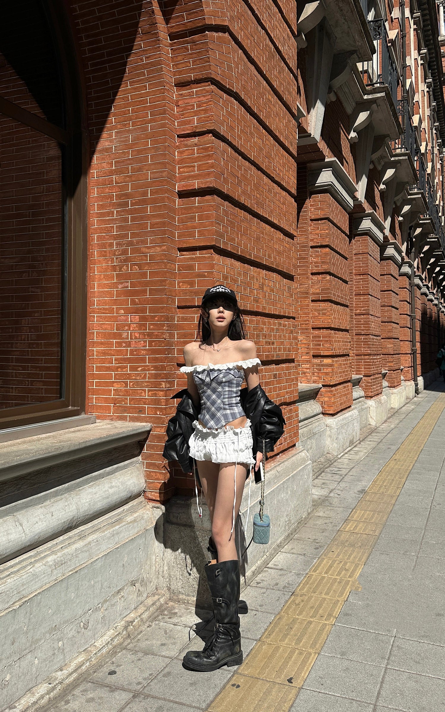 WARDEN EDGE 레이어드 러플 미니 쇼츠 로우 라이즈 밴딩 허리 스트링 디테일