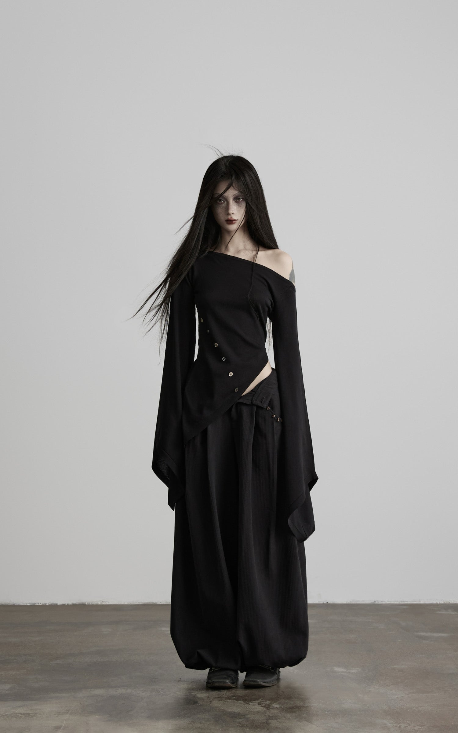 DOINDULGE Asymmetric Draped One-Shoulder Top