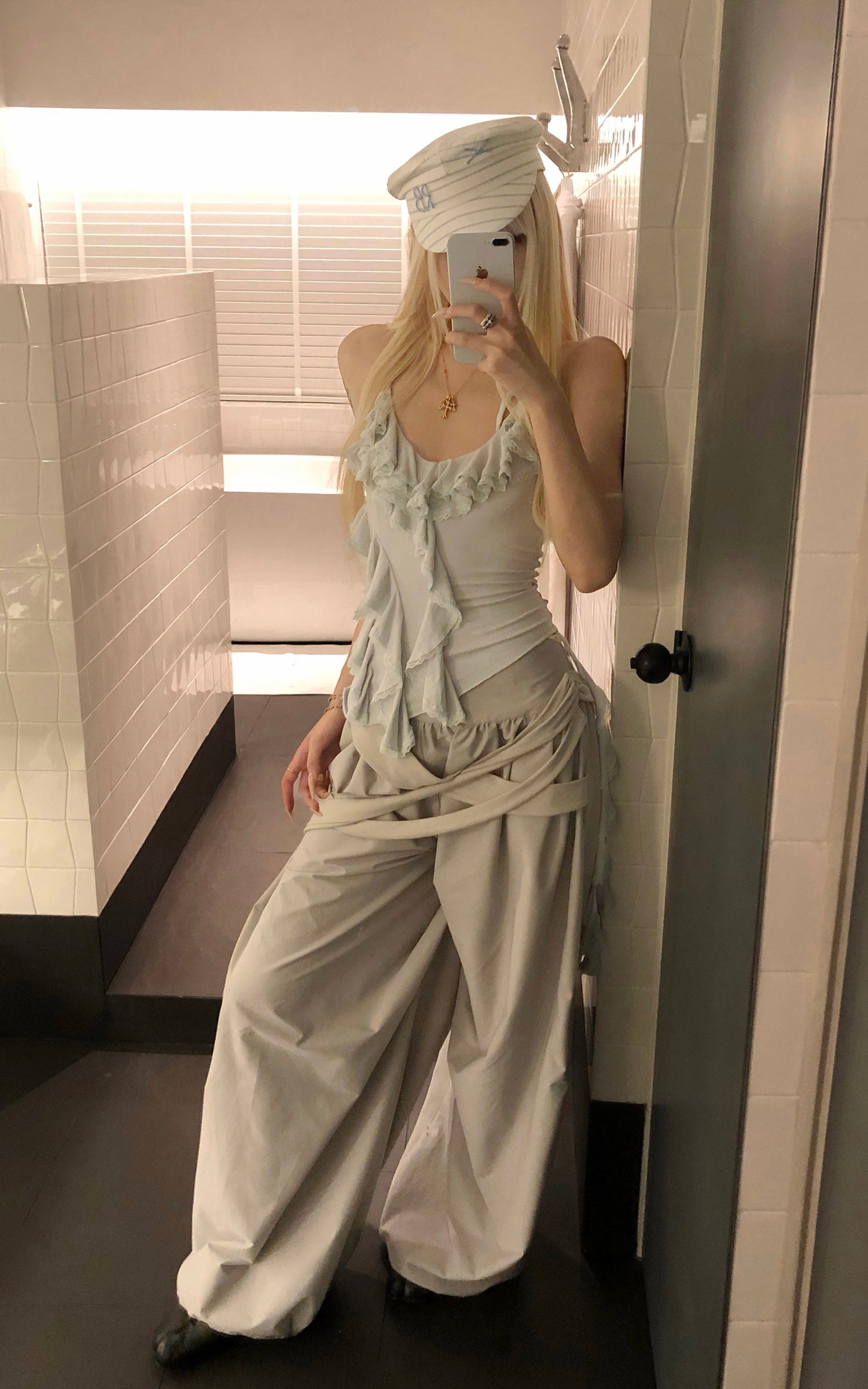 Rase le sol アシンメトリックラッフルハルタートップ