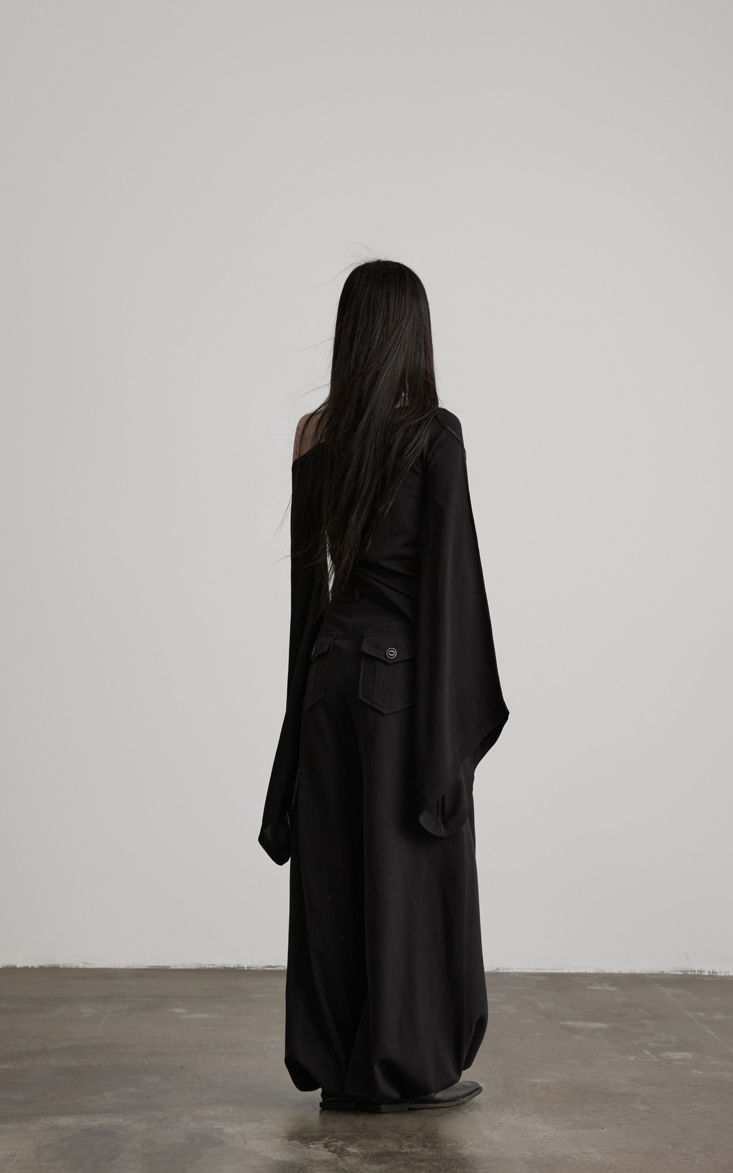 DOINDULGE Asymmetric Draped One-Shoulder Top