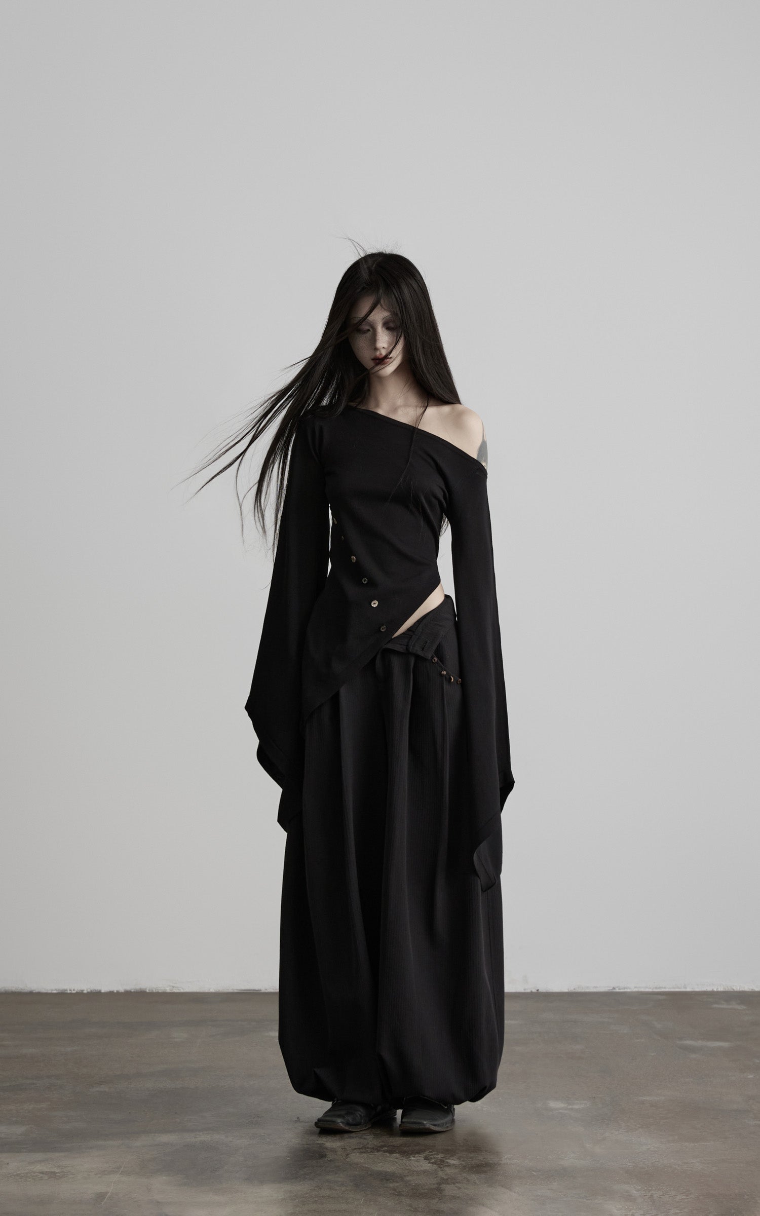 DOINDULGE Asymmetric Draped One-Shoulder Top