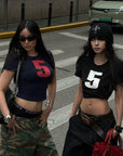 WARDEN EDGE グラフィック「5」クロップドTシャツ