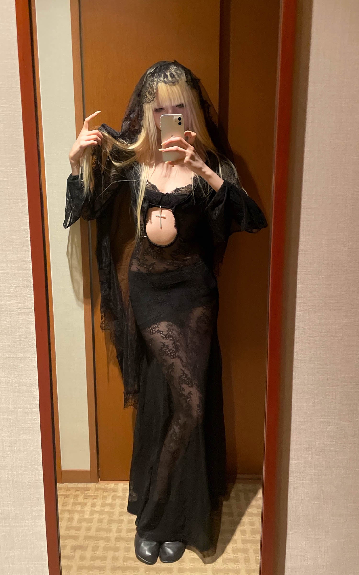 RASE LE SOL Ensemble robe longue maxi à découpes en dentelle transparente