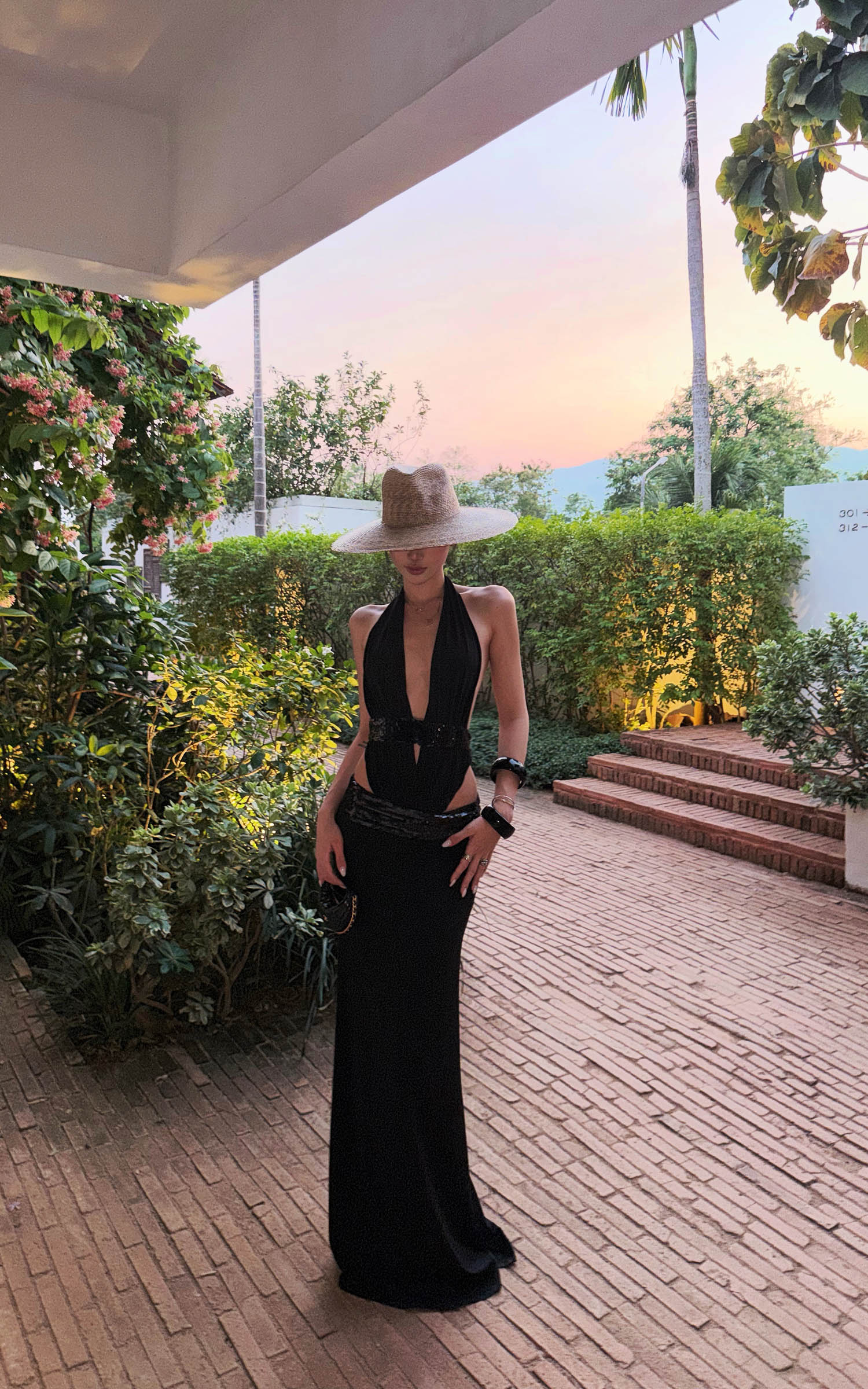 ROVENTE Sequin Waist Maxi Skirt
