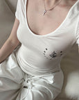 Rase le sol Star Emblem Ruched Scoop Neck Top