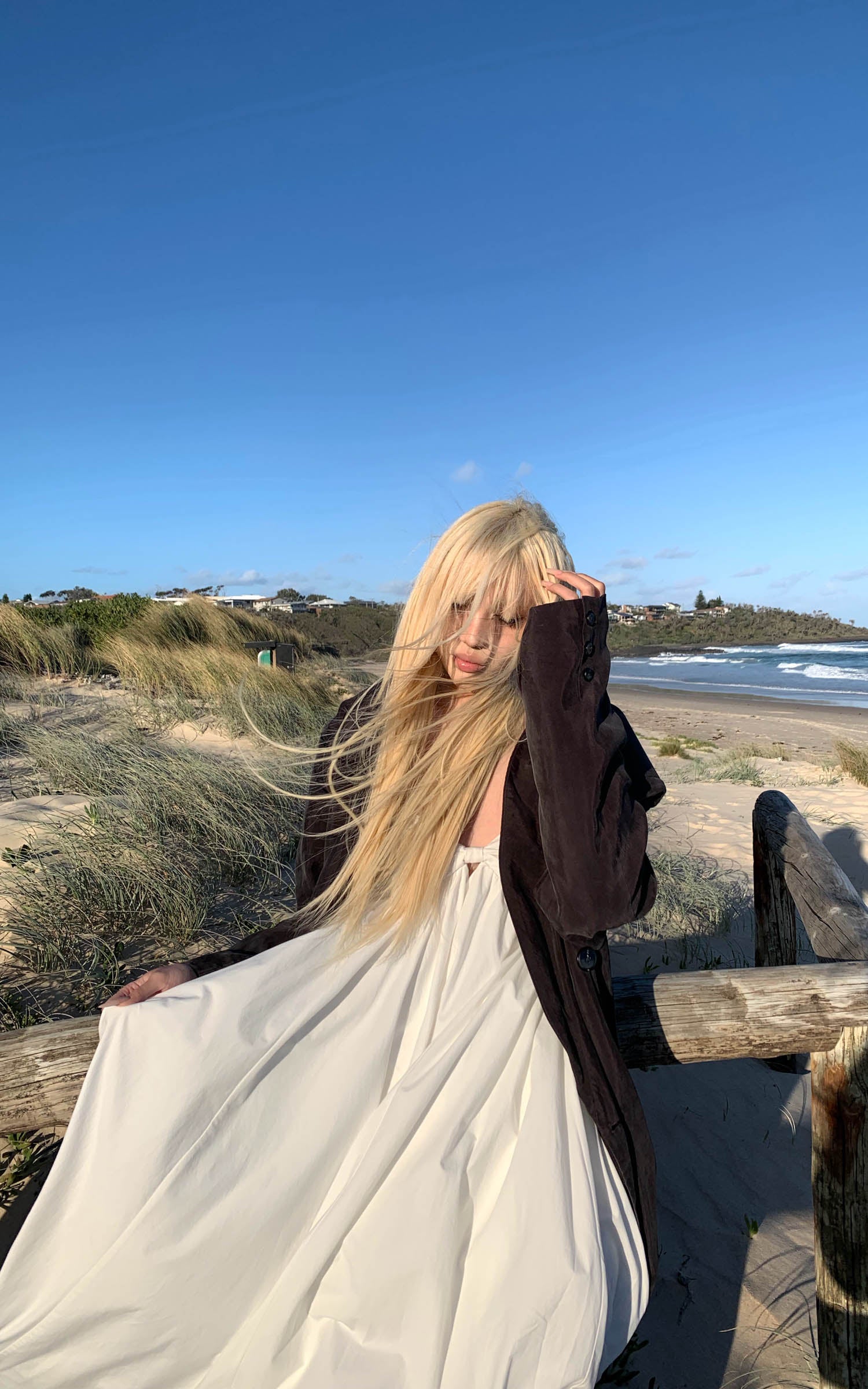 Rase Le Sol  Robe longue maxi à nœud volumineux et froncée