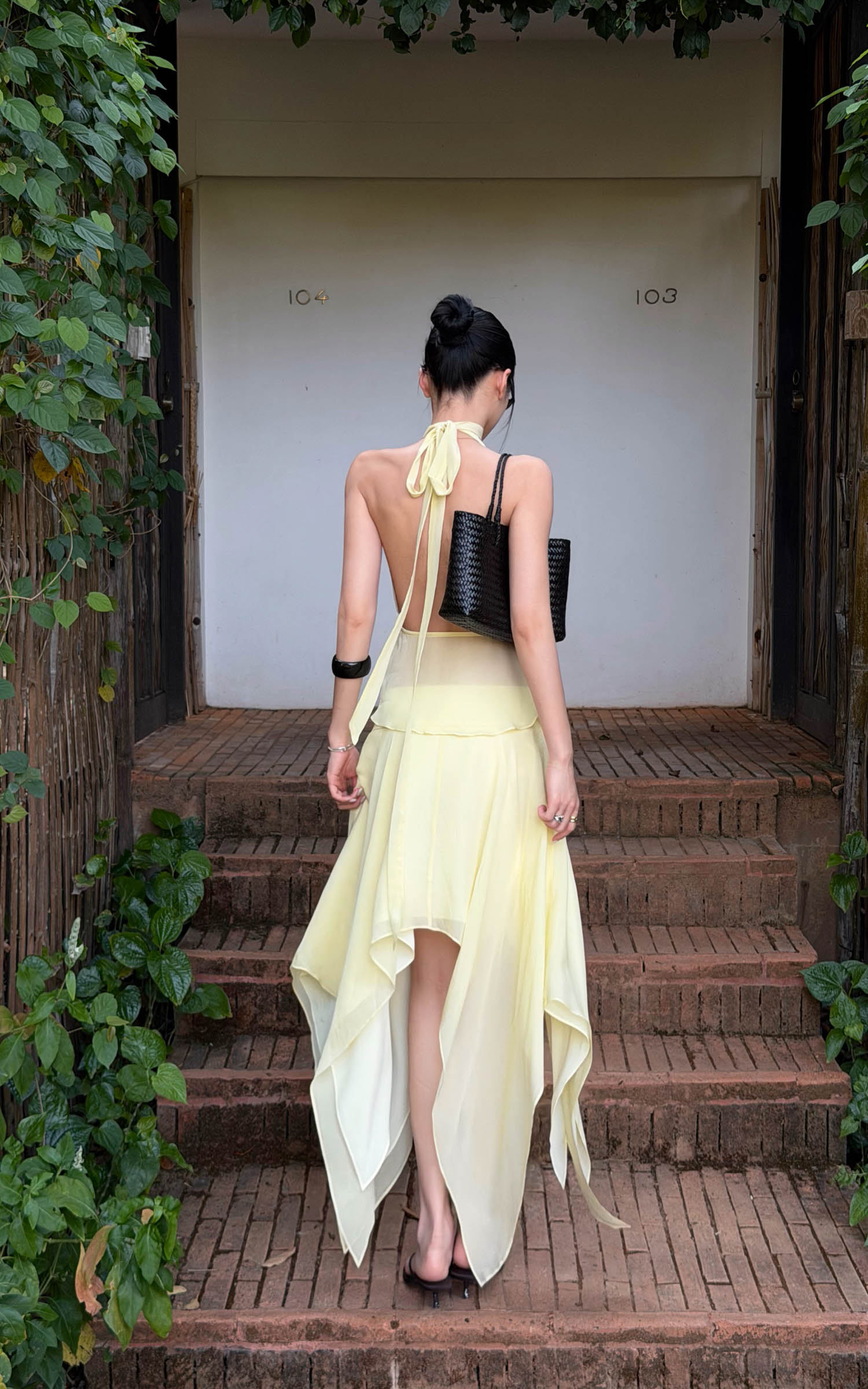 ROVENTE Haut dos nu transparent &amp; Ensemble jupe asymétrique en mousseline