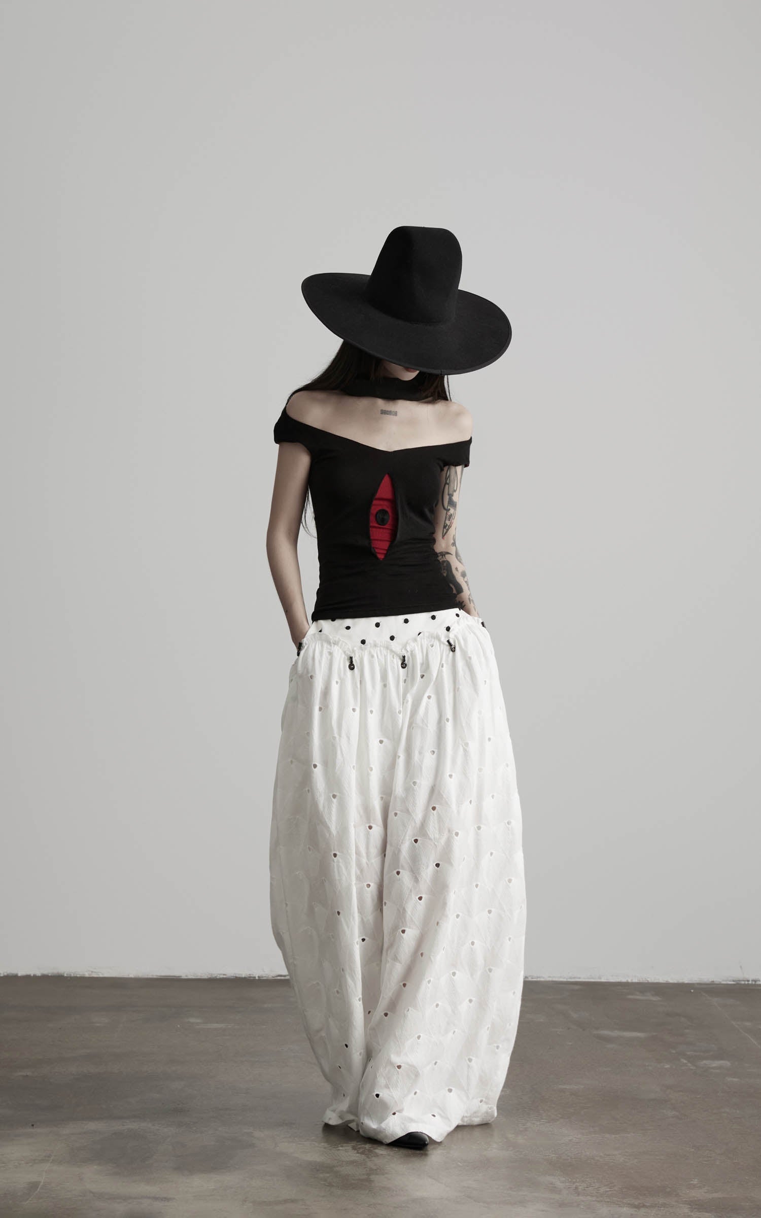 DOINDULGE Reversible Off-Shoulder Waist Top