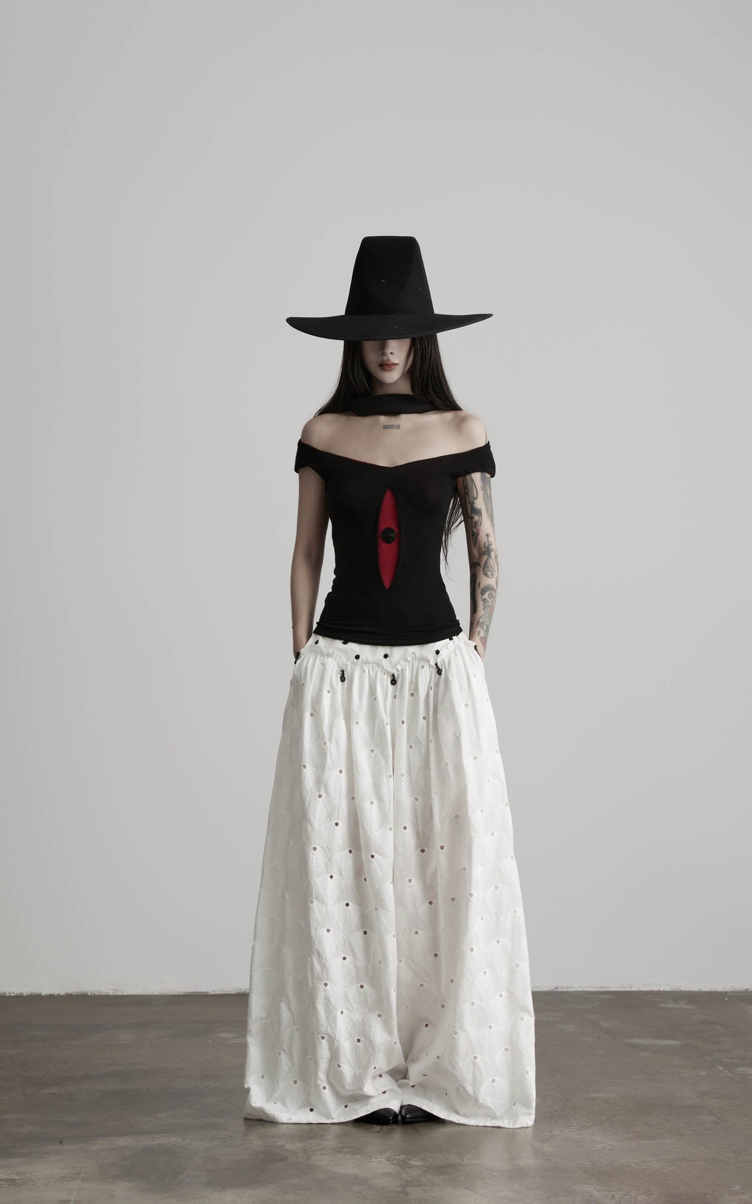 DOINDULGE Reversible Off-Shoulder Waist Top