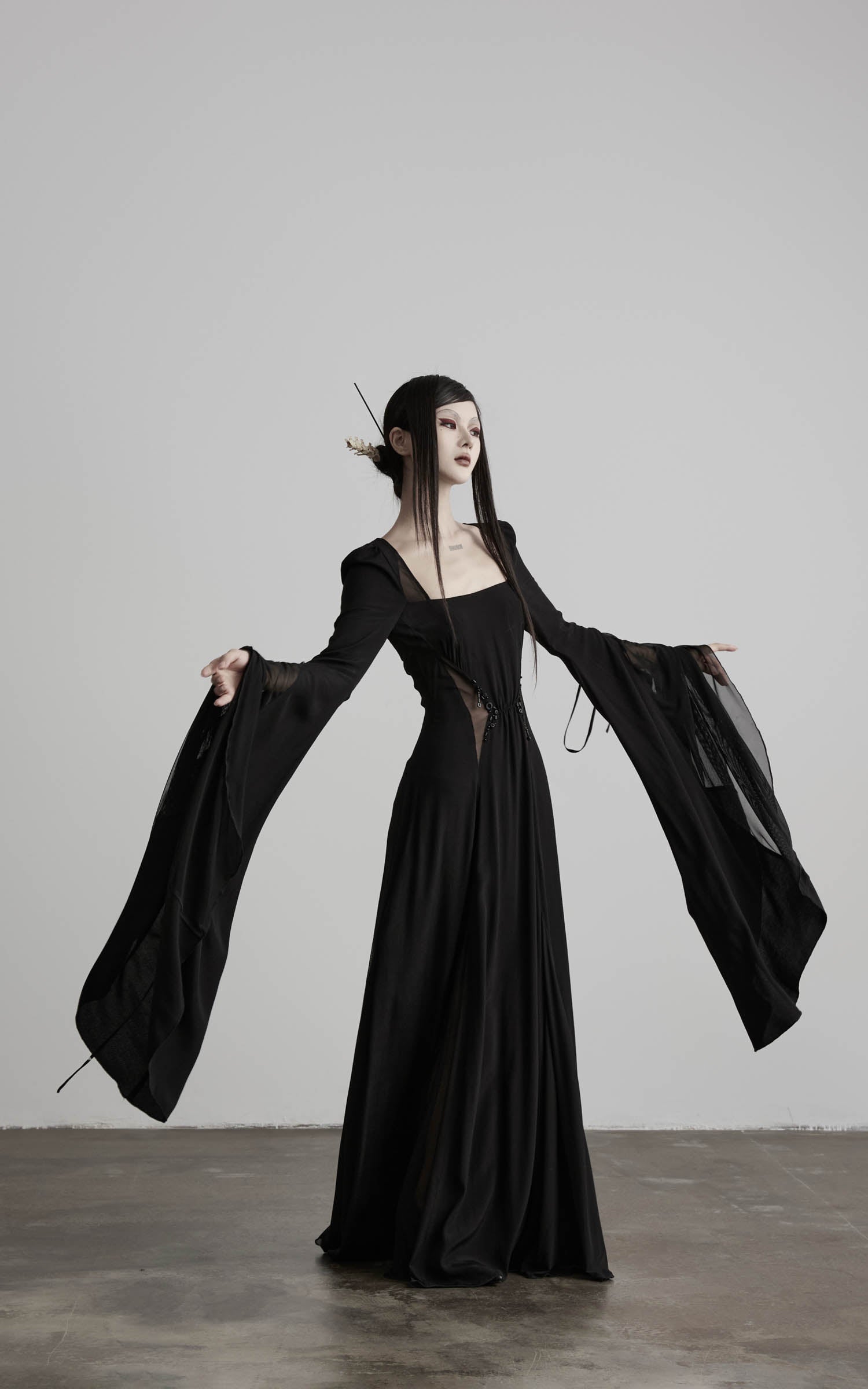 DOINDULGE Flare Sleeve Square Neck Maxi Dress