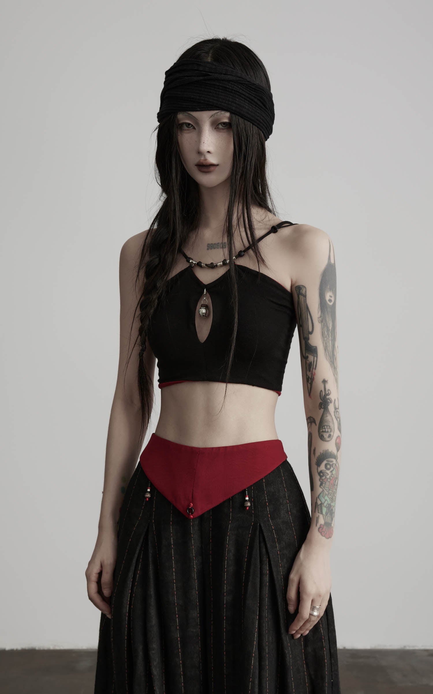 DOINDULGE Reversible Beaded Keyhole Camisole Bell Pendant Crop Top