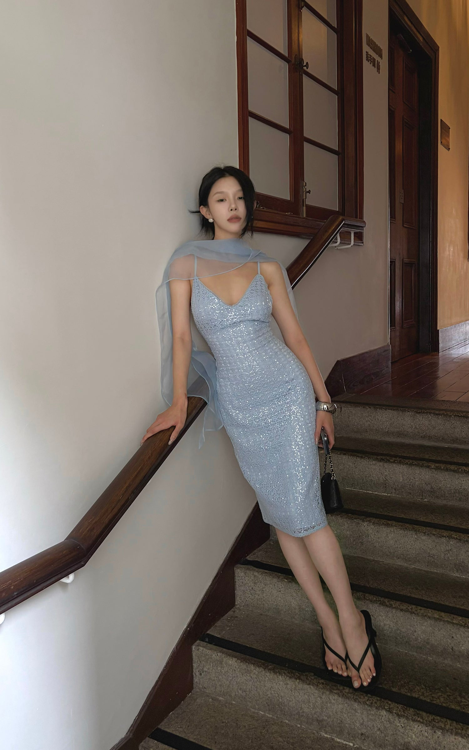 Hydrae 스팽글 니트 오픈백 미디 원피스 스카프 포함