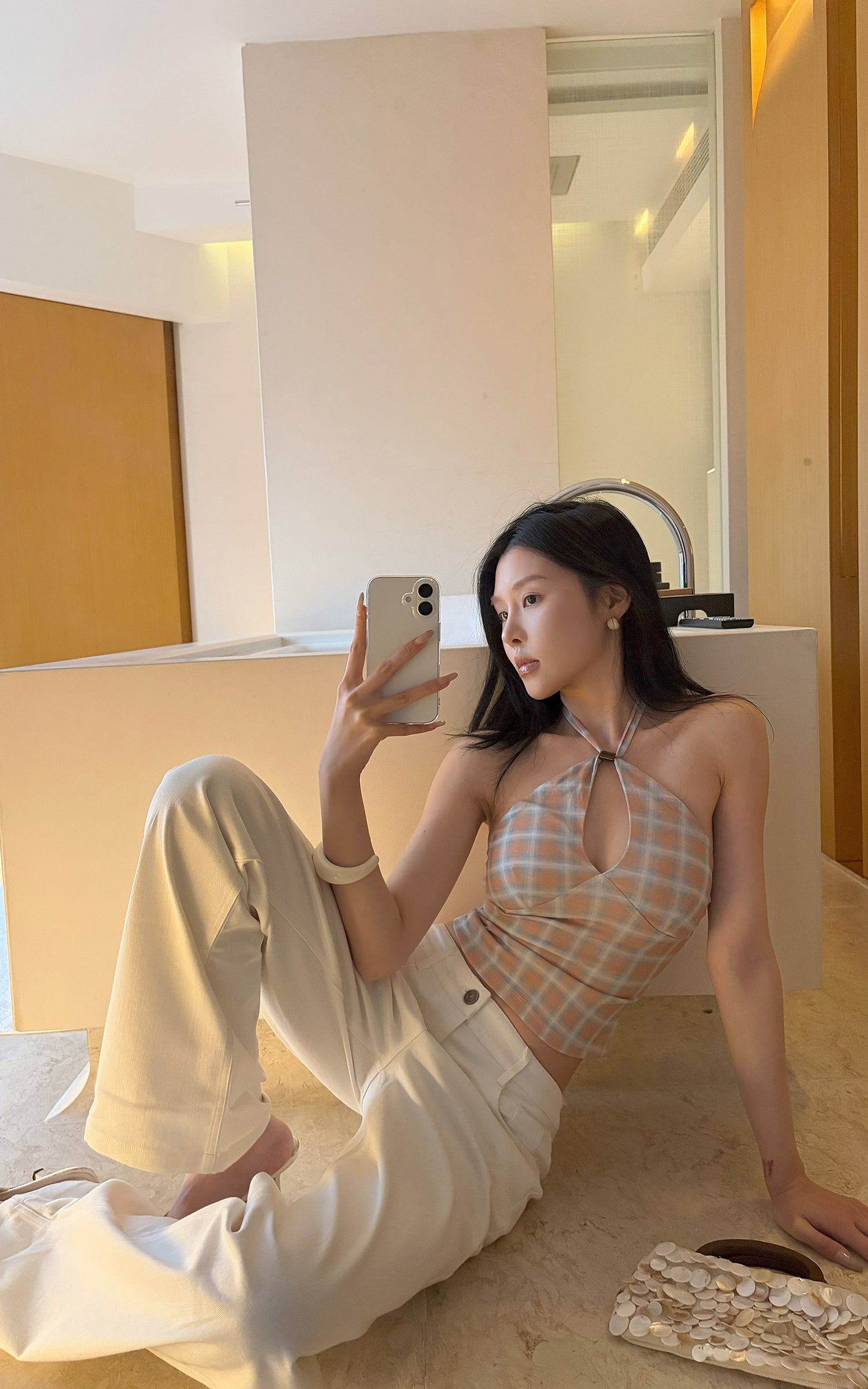 Hydrae 빈티지 체크 홀터 키홀 탑