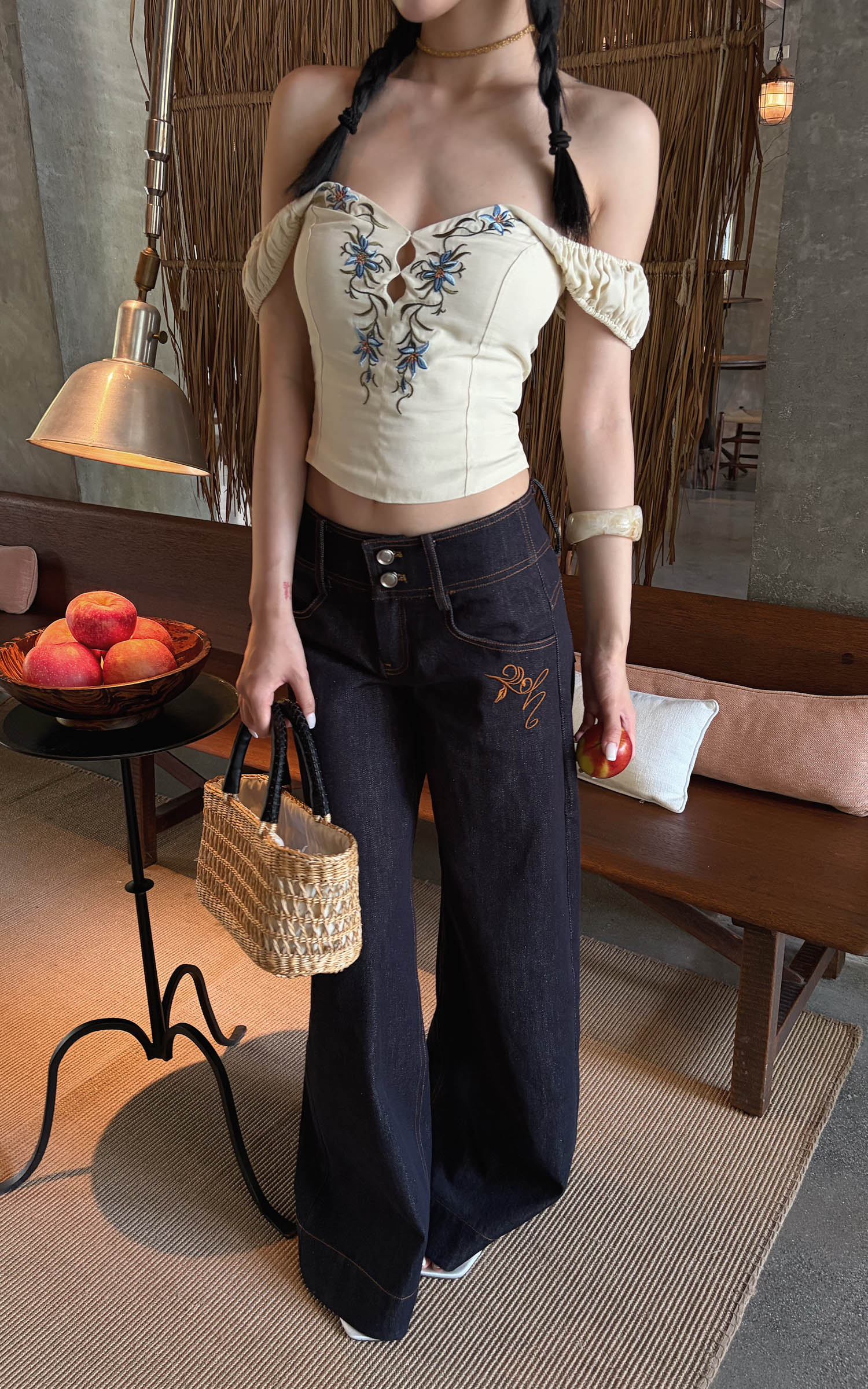 Hydrae Pantalon en jean large taille basse brodé