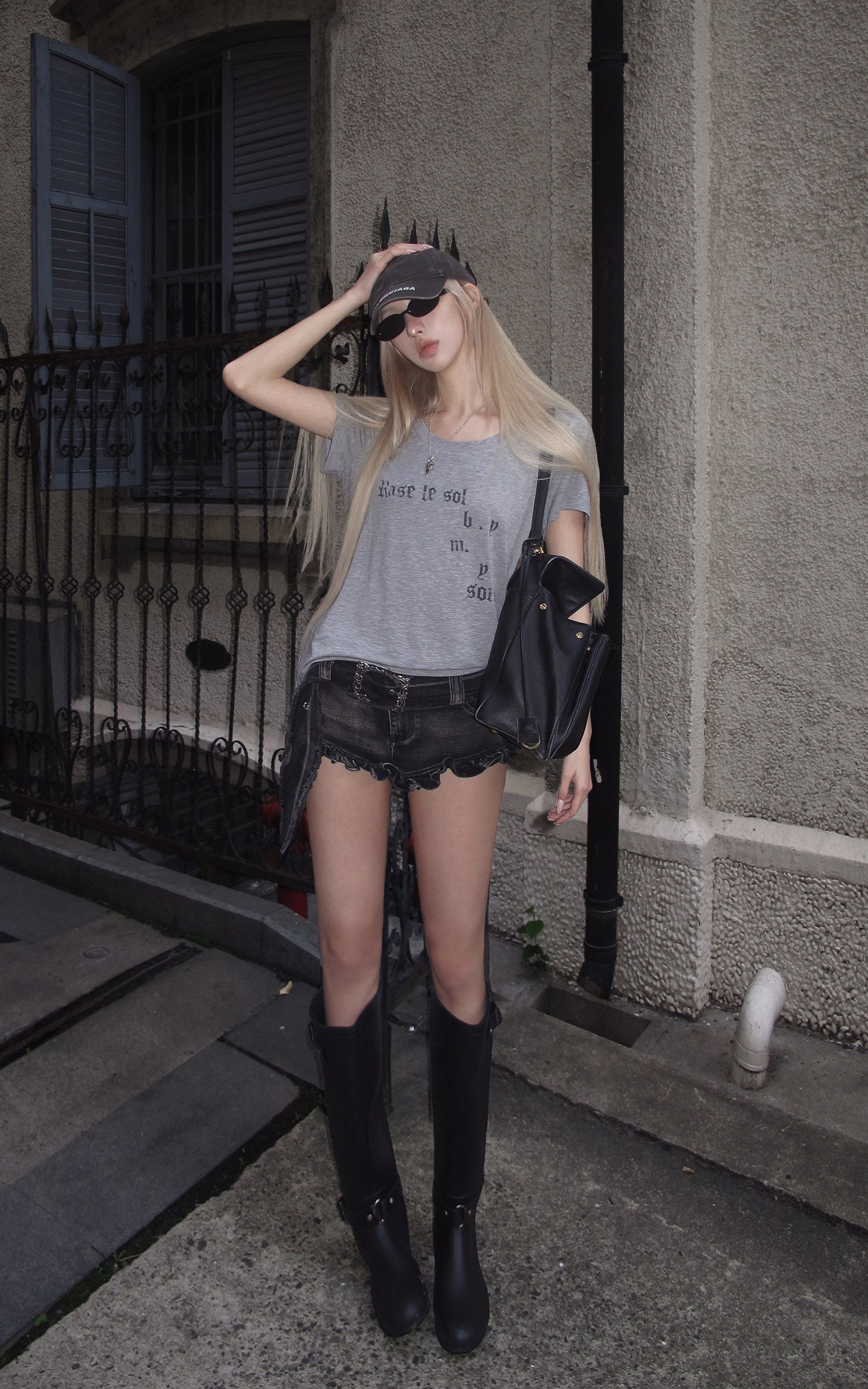 Rase le sol Washed Ruffle Low-Rise Denim Shorts