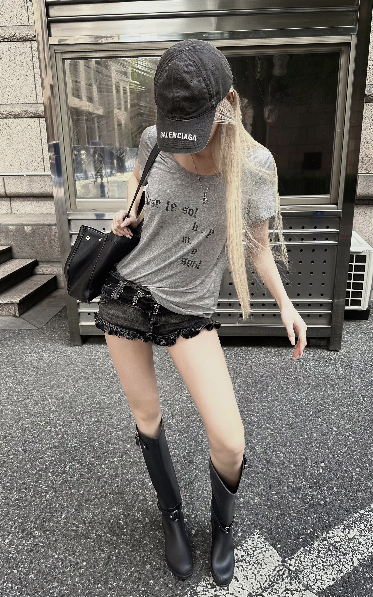 Rase le sol 워시드 고딕 로고 스쿱넥 티셔츠