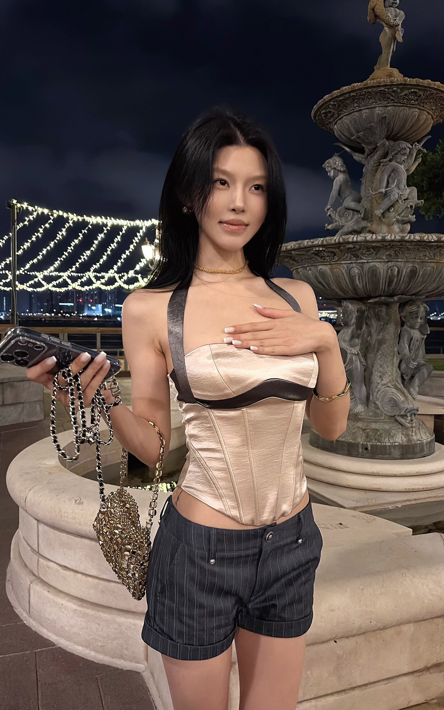 Hydrae 미드나잇 블러쉬 새틴 코르셋 탑