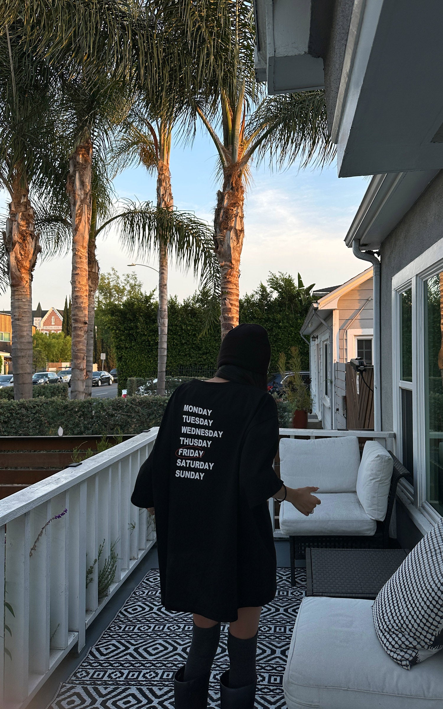 WARDEN EDGE Friday Graphic Oversized T-Shirt