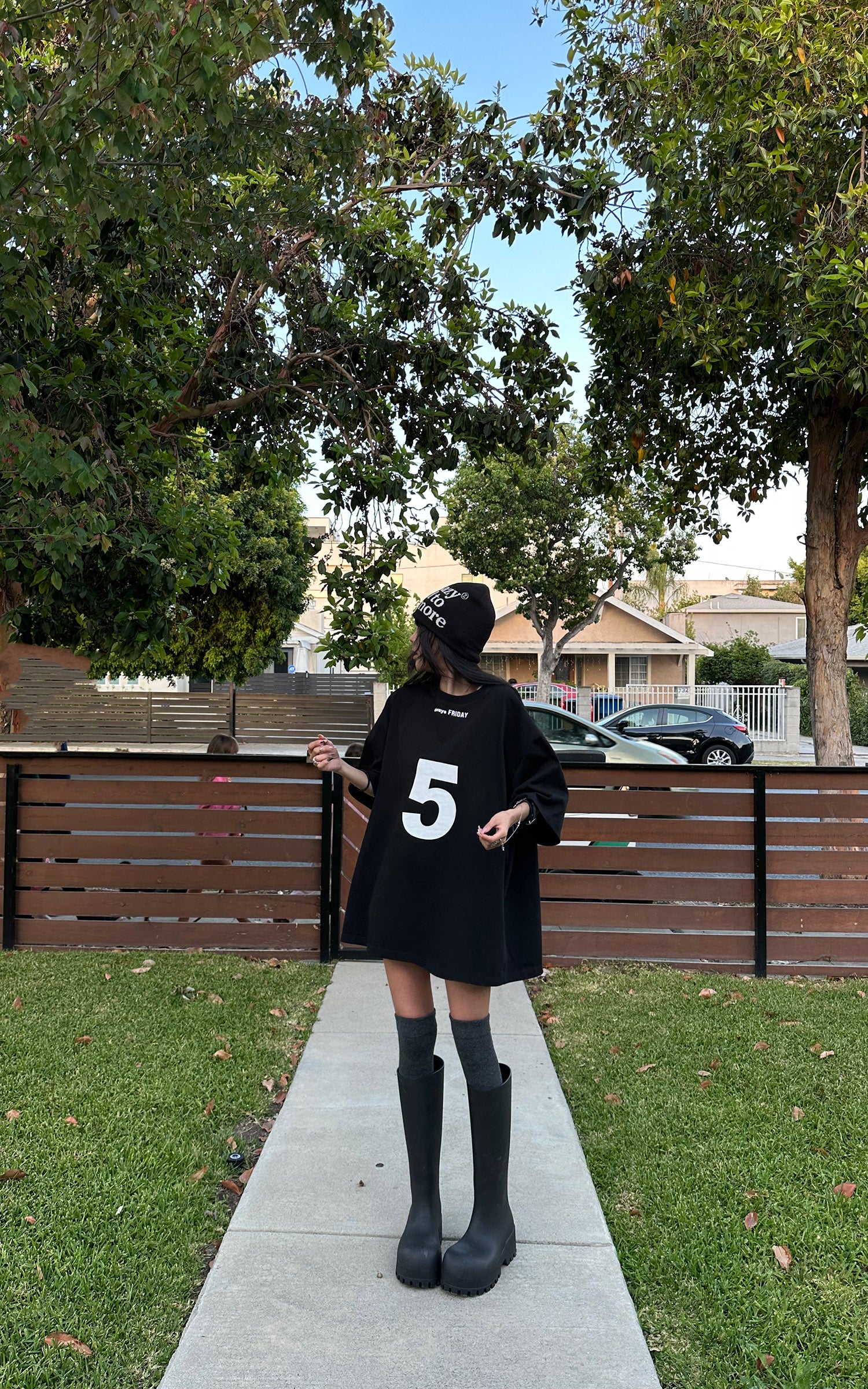 WARDEN EDGE Friday Graphic Oversized T-Shirt