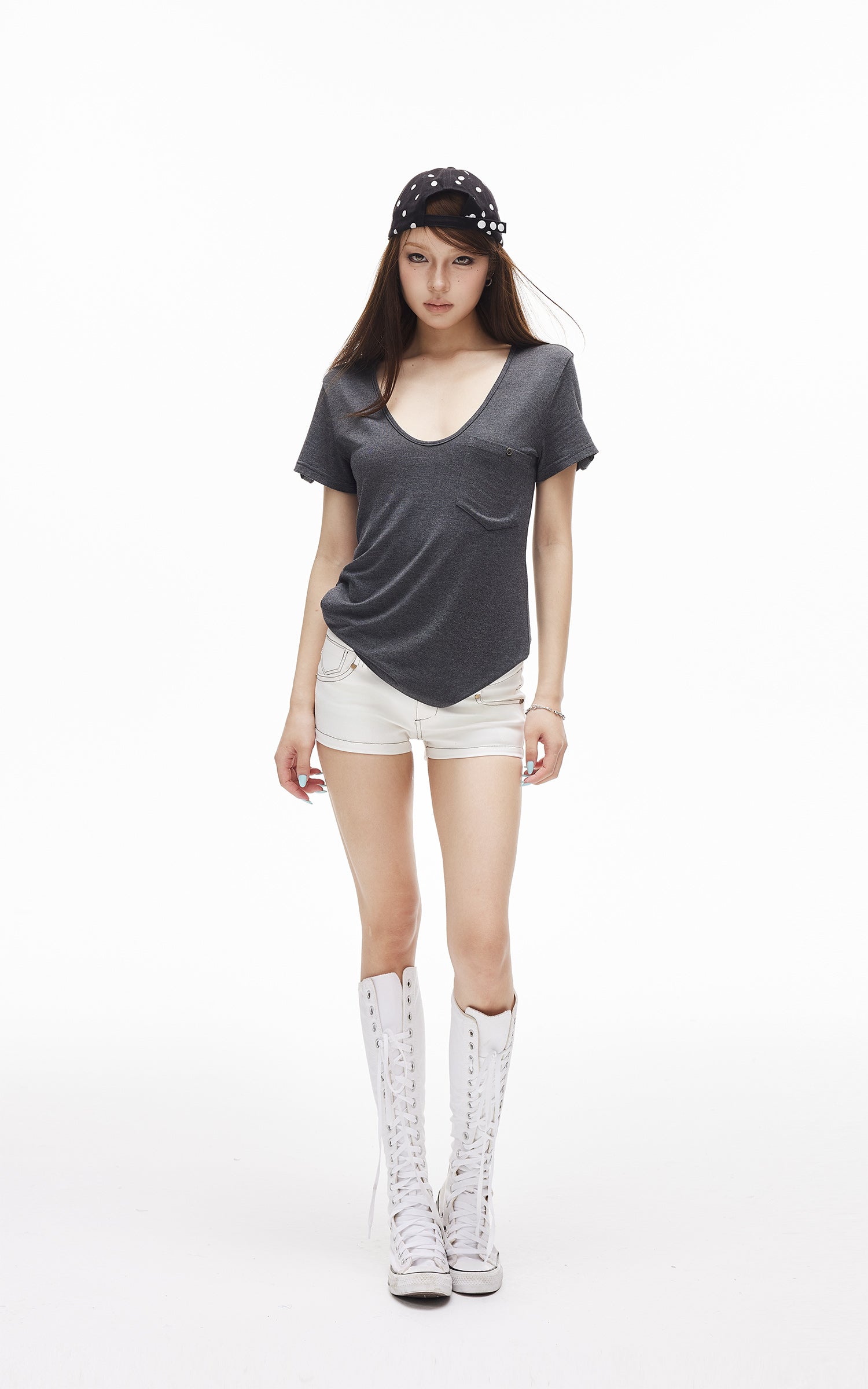 IAMXIAA 딥 스쿱 넥 포켓 티