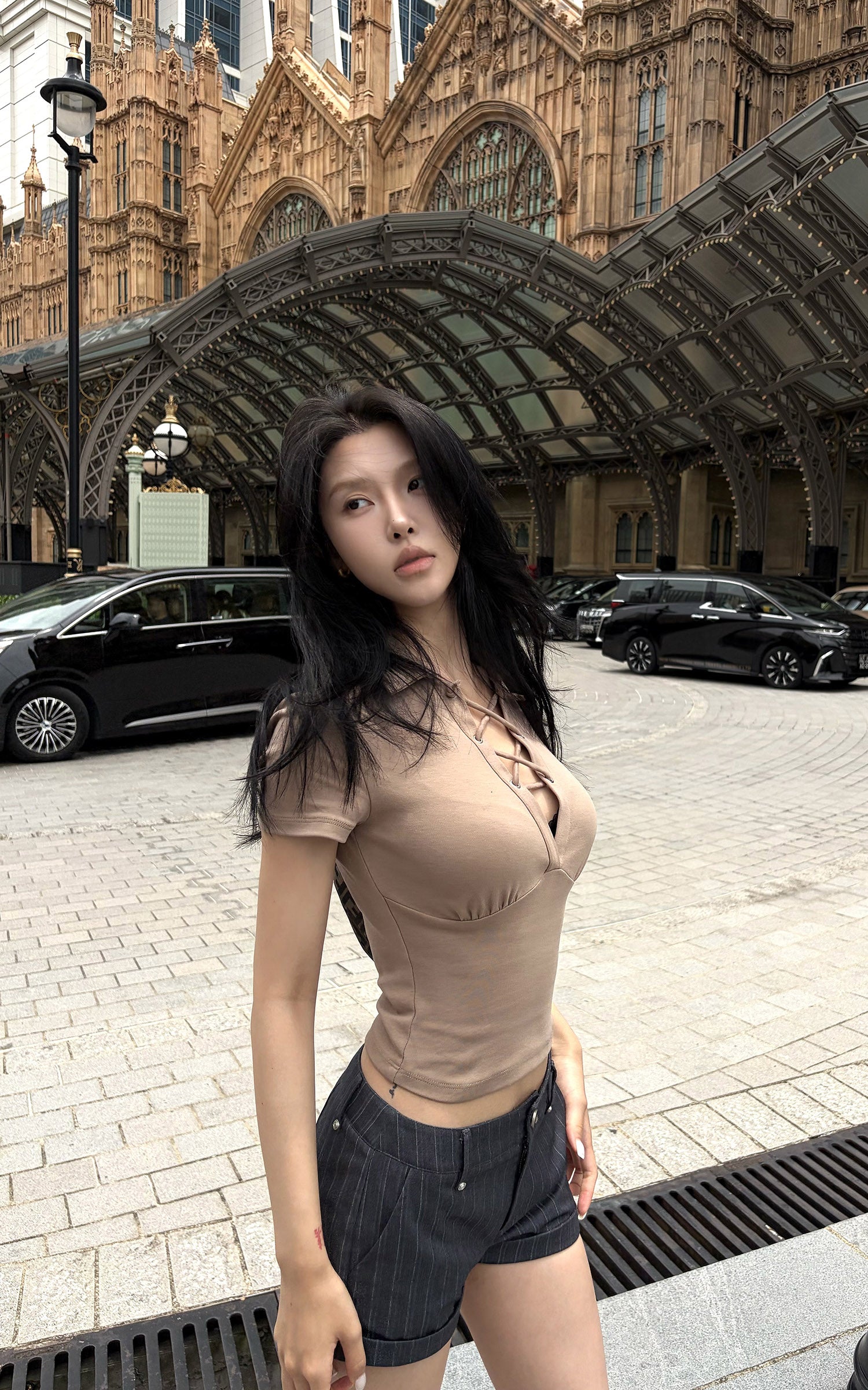 Hydrae Lace-Up Polo Collar Short Sleeve Slim Fit Top