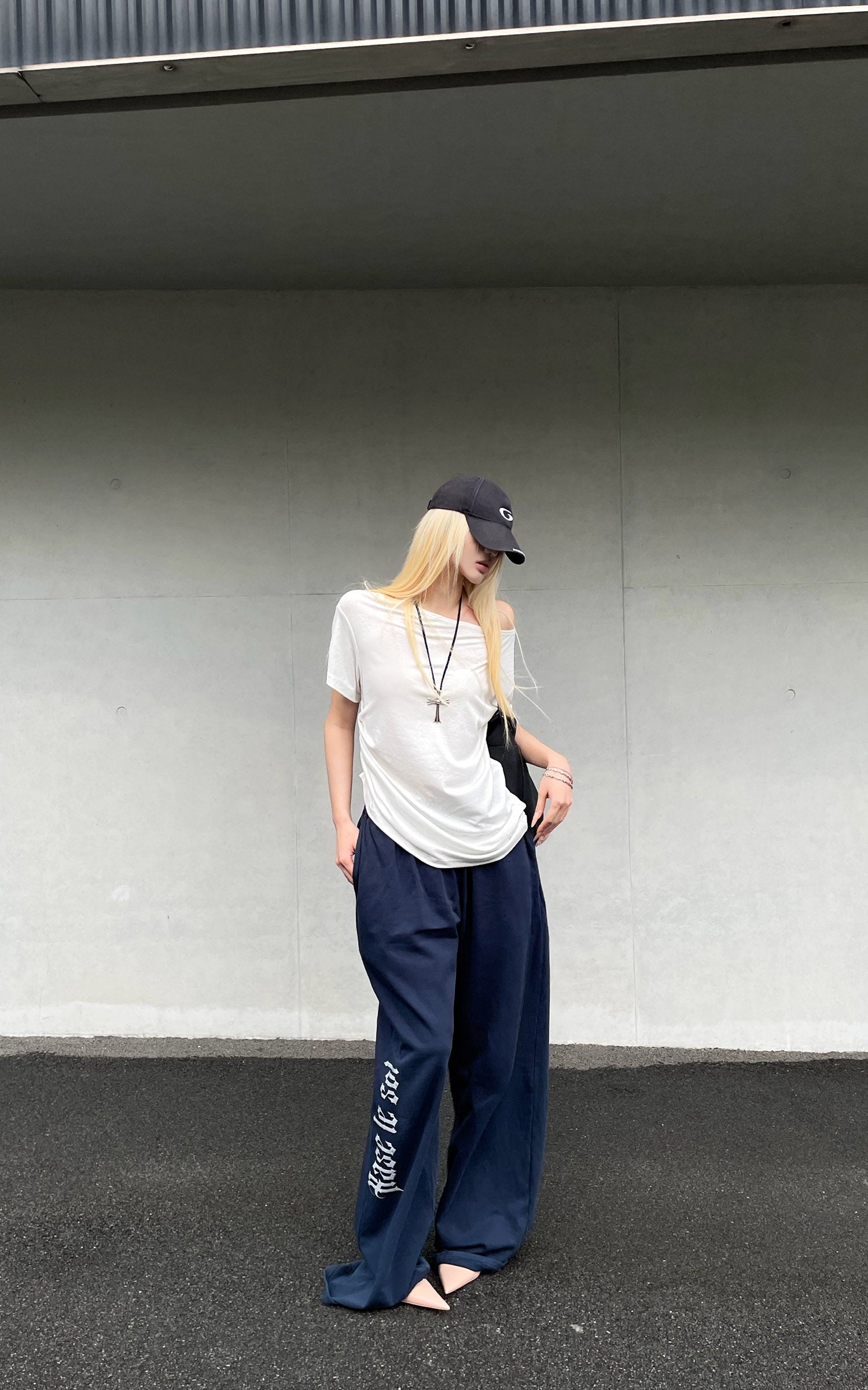 Rase le sol 고딕 로고 와이드 팬츠 스웨트팬츠